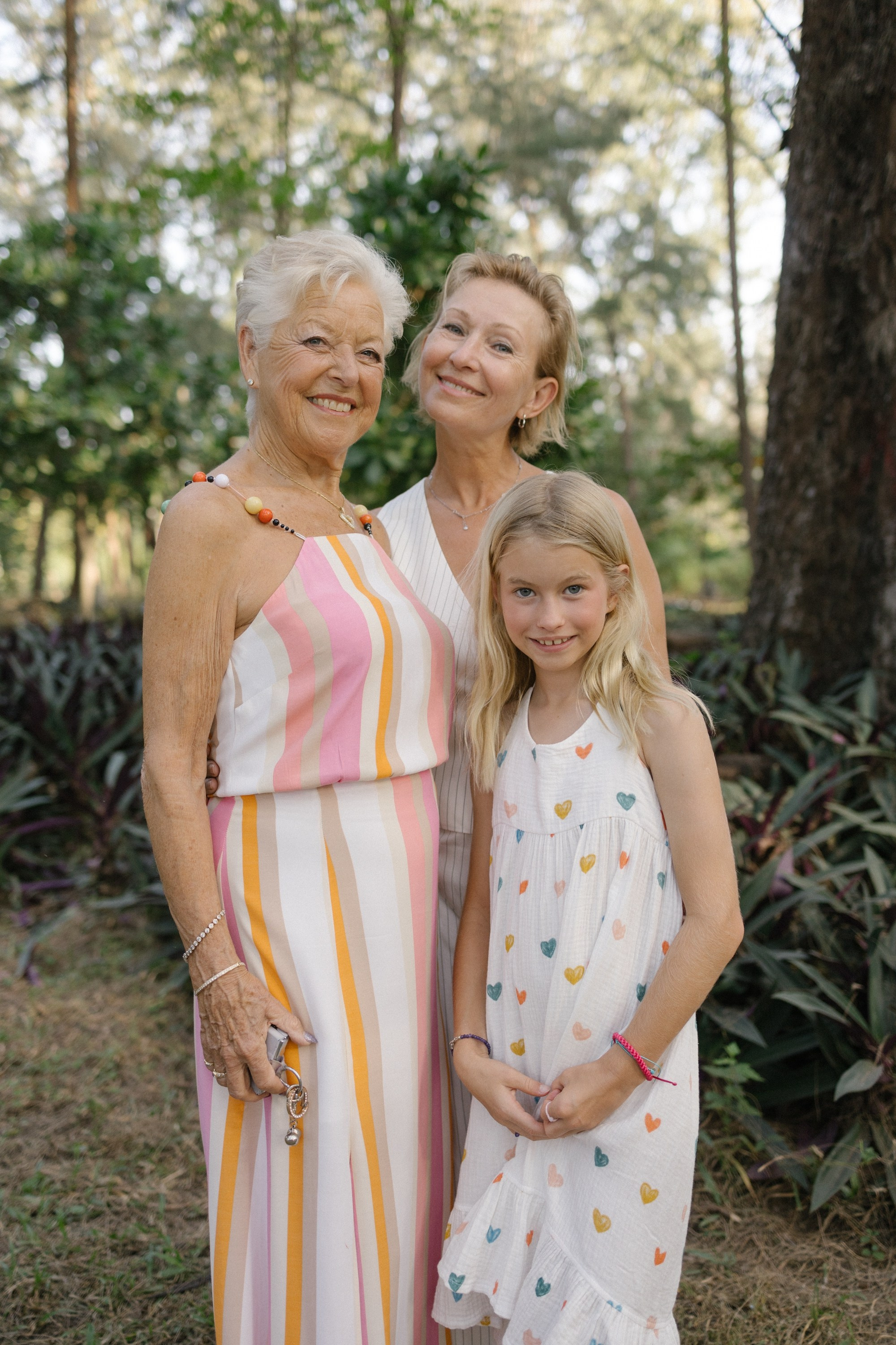 Family photoshoot in Phuket, Thailand. Fedor Lemeshko — Destination Wedding and Family Lifestyle photographer