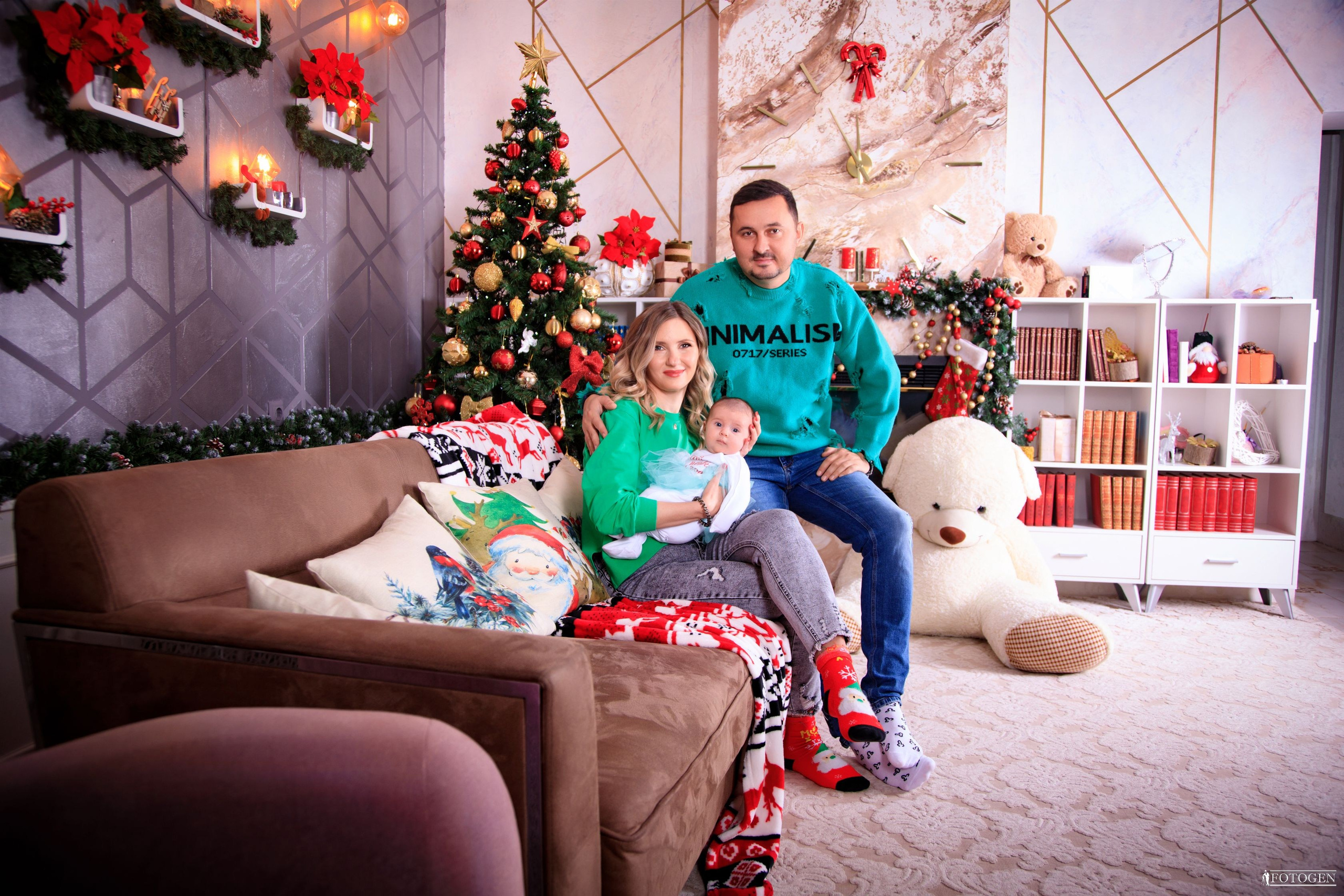 Семейная фотосессия: мама, папа и малыш | Портфолио Fotogen. Интерьерная фотостудия FOTOGEN г. Краснодар