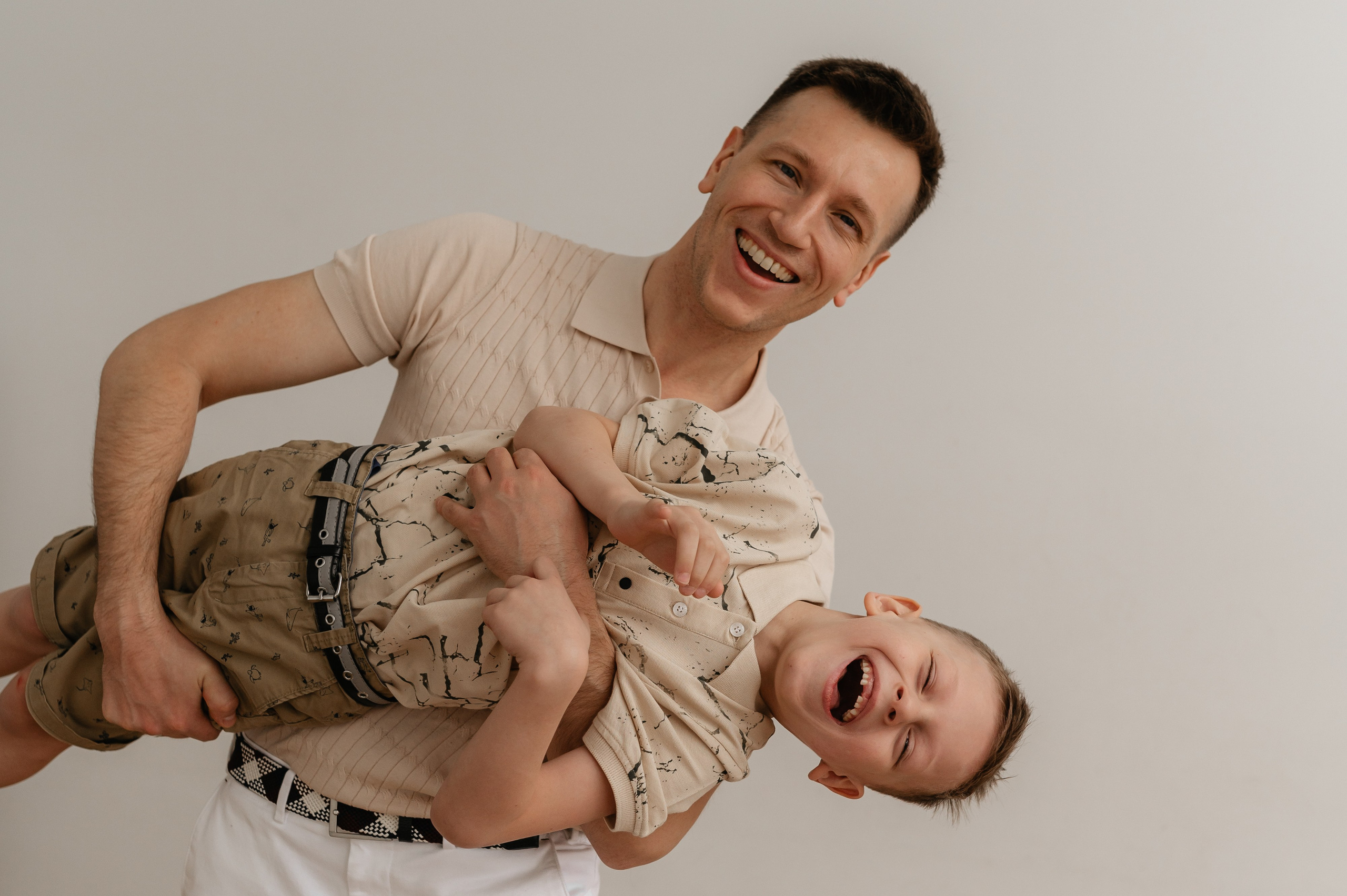 Семейная на циклораме. Главная