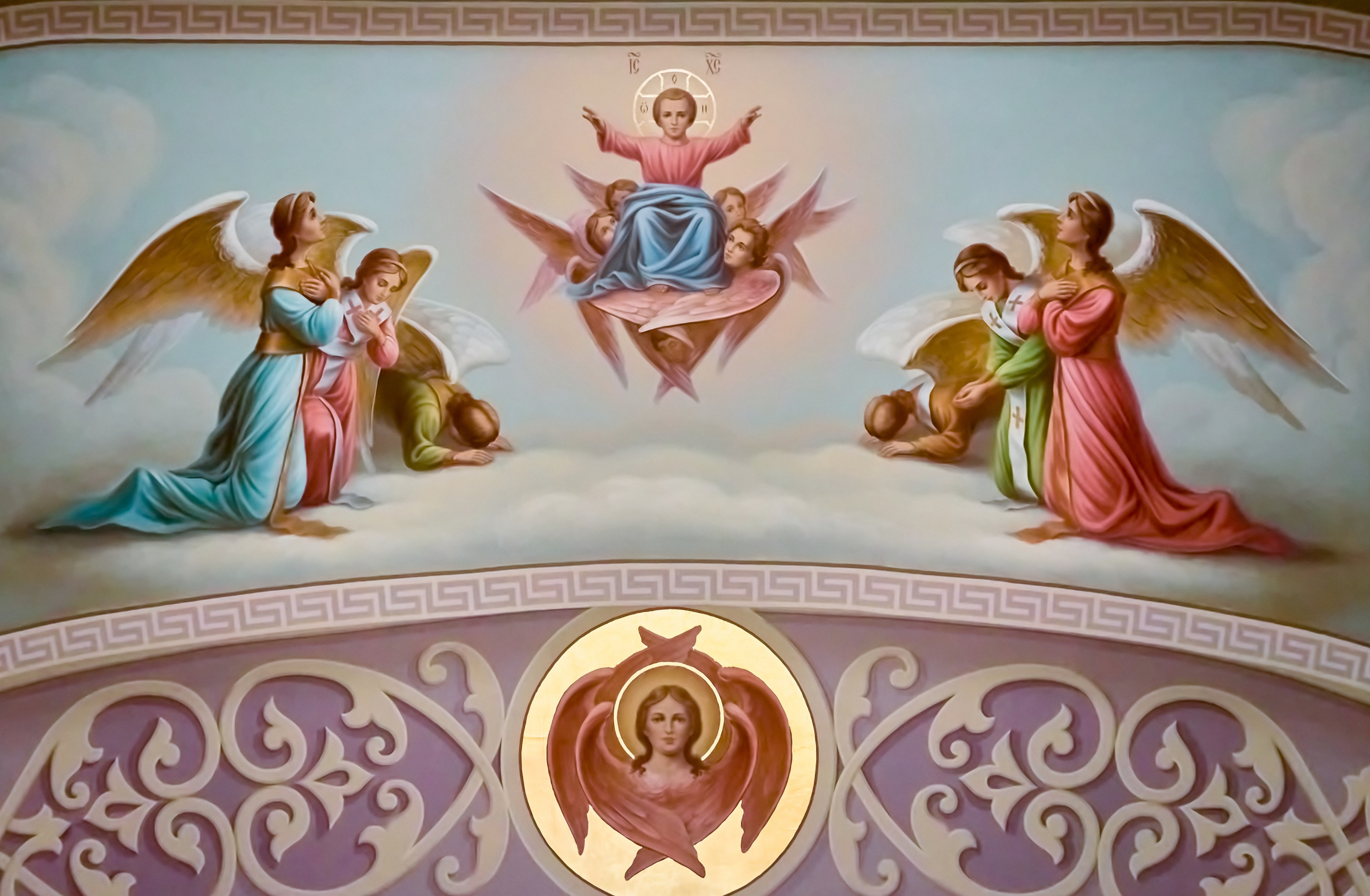 Центральная композиция дугообразной фрески под куполом