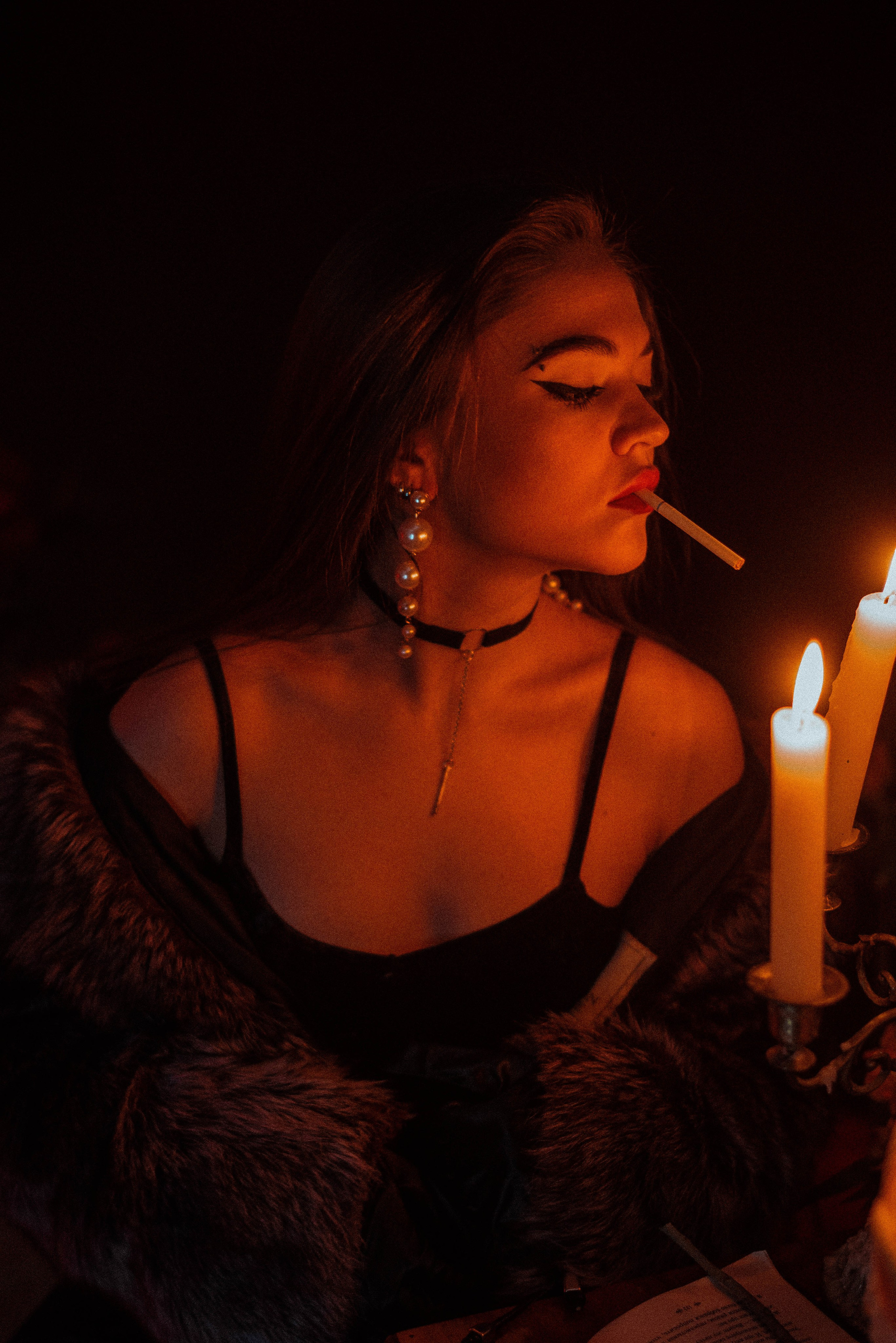 Лиза. Женский фотограф. Создатель украшений ручной работы. Модель