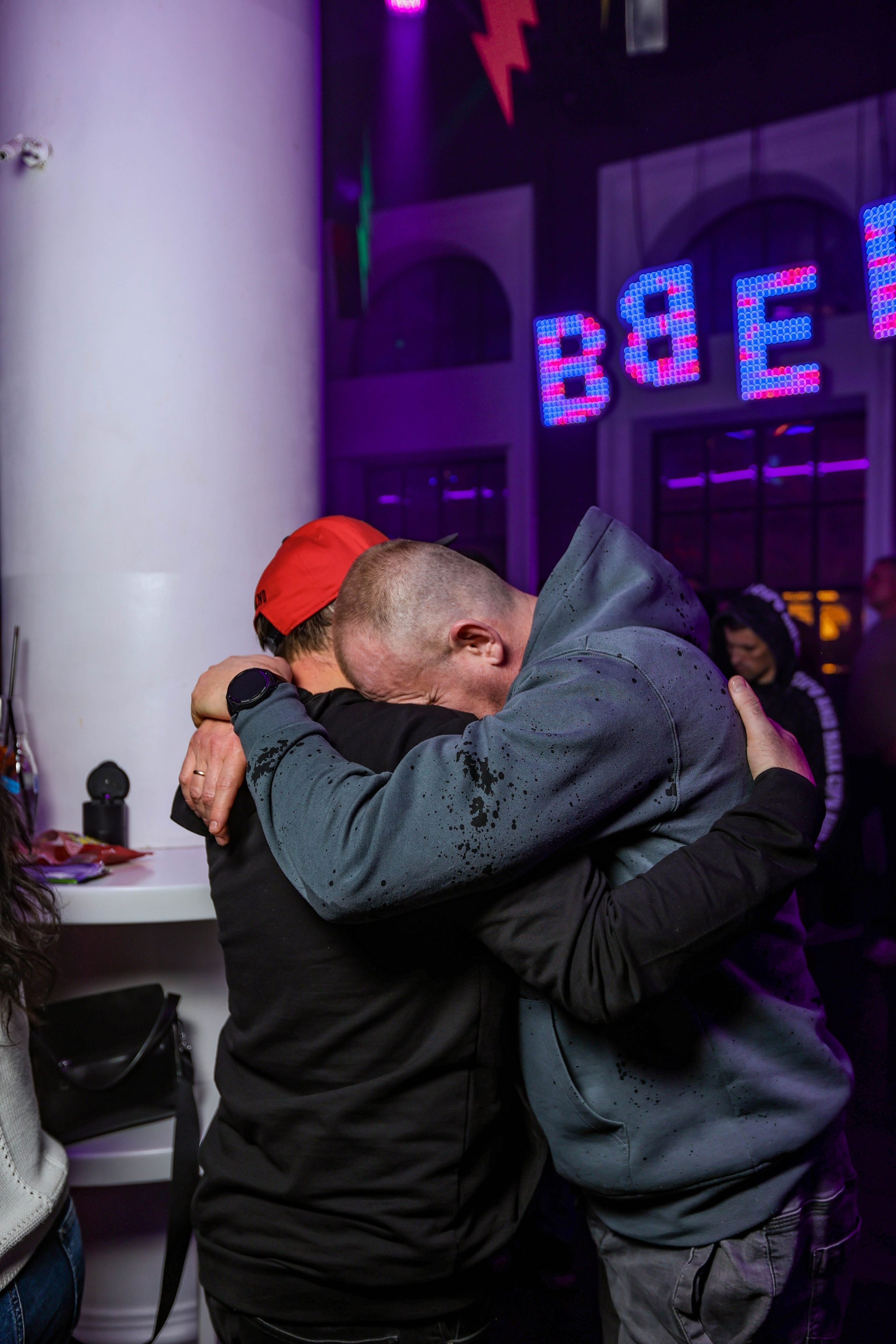 БАР РУКИ ВВЕРХ