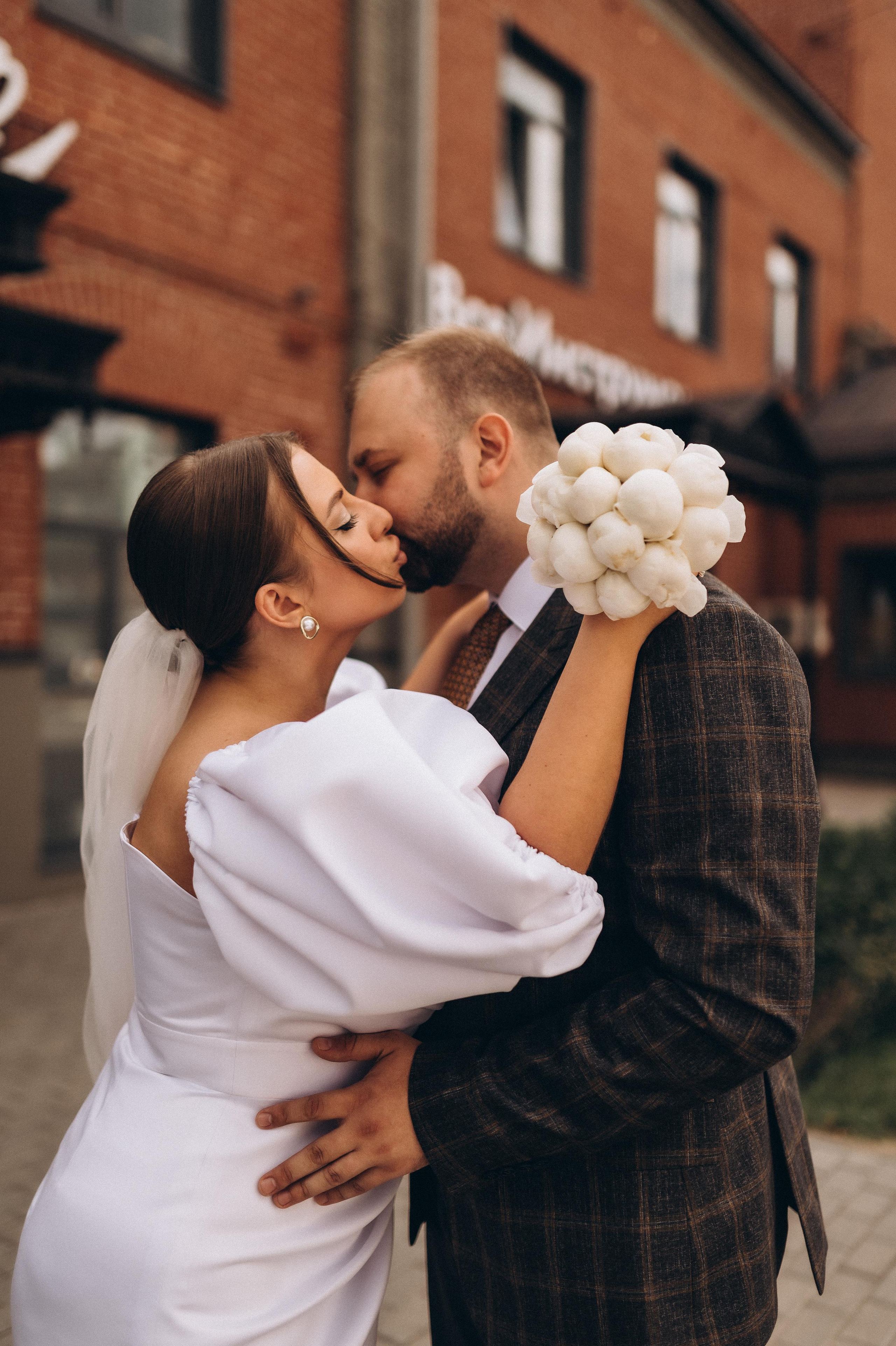 Камерная свадьба (Сборы, загс, фотопрогулка). Фотограф ПИТЕР СПБ Надежда Баранова