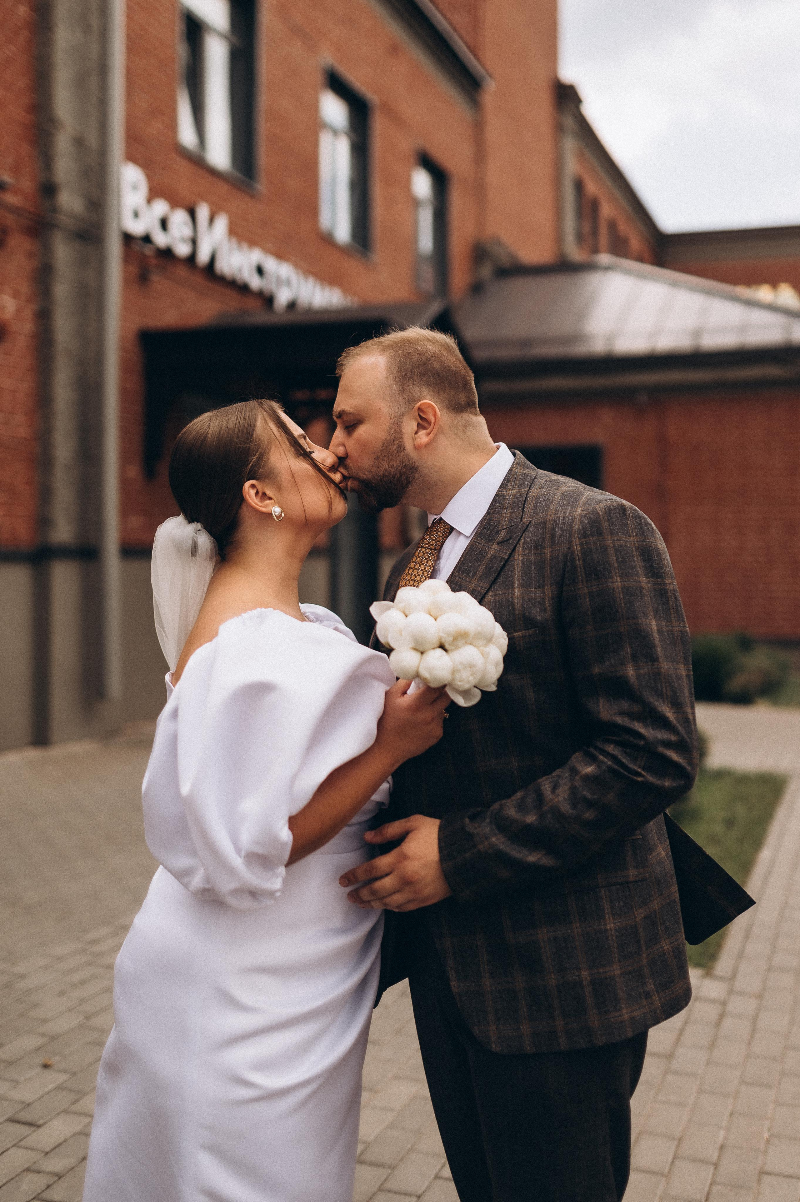 Камерная свадьба (Сборы, загс, фотопрогулка). Фотограф ПИТЕР СПБ Надежда Баранова