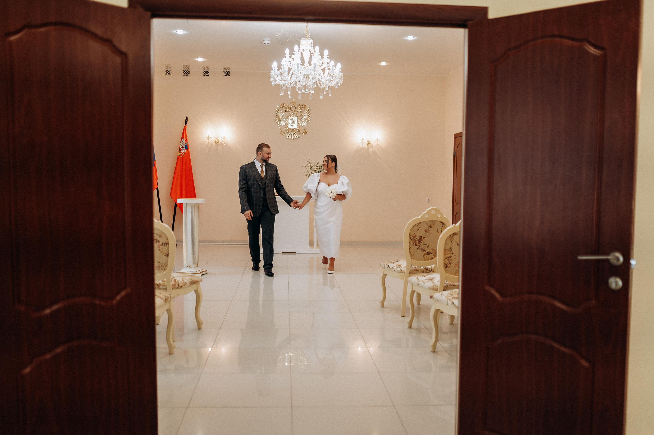 Камерная свадьба (Сборы, загс, фотопрогулка). Фотограф ПИТЕР СПБ Надежда Баранова