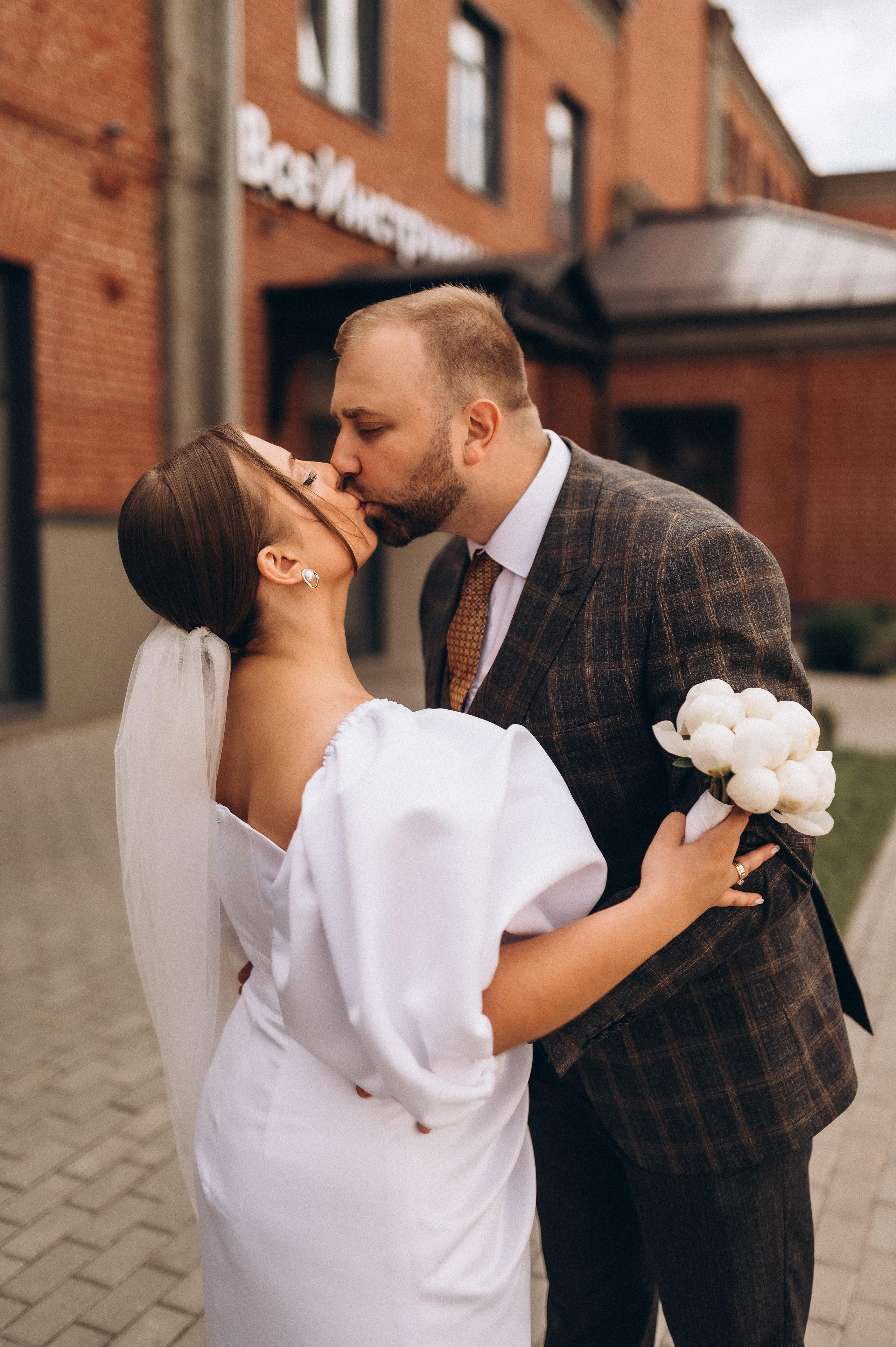 Камерная свадьба (Сборы, загс, фотопрогулка). Фотограф ПИТЕР СПБ Надежда Баранова