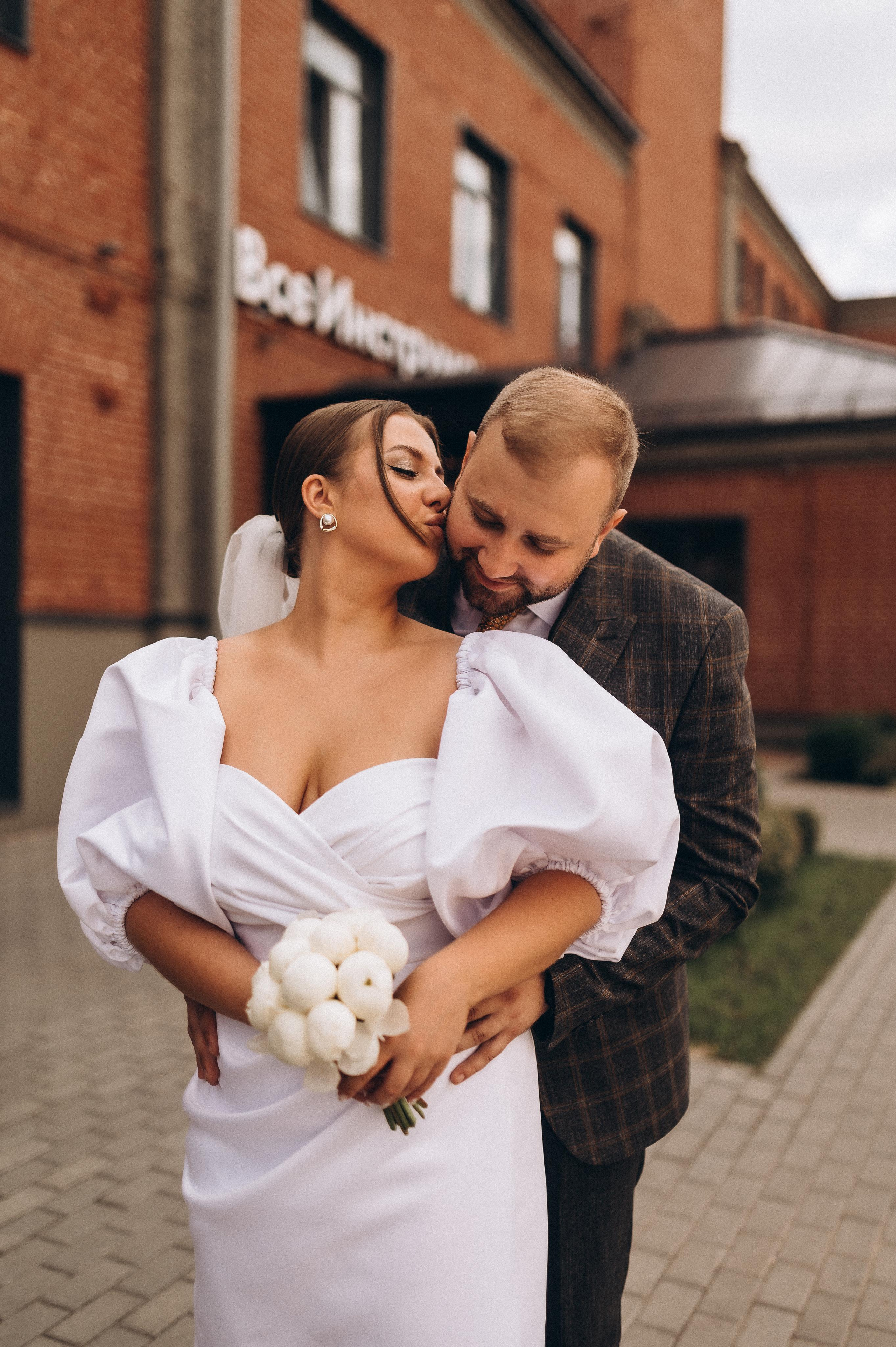 Камерная свадьба (Сборы, загс, фотопрогулка). Фотограф ПИТЕР СПБ Надежда Баранова