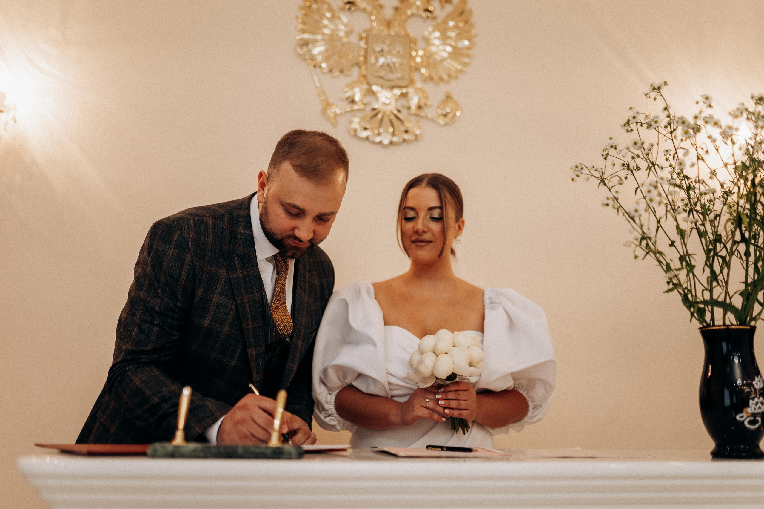 Камерная свадьба (Сборы, загс, фотопрогулка). Фотограф ПИТЕР СПБ Надежда Баранова