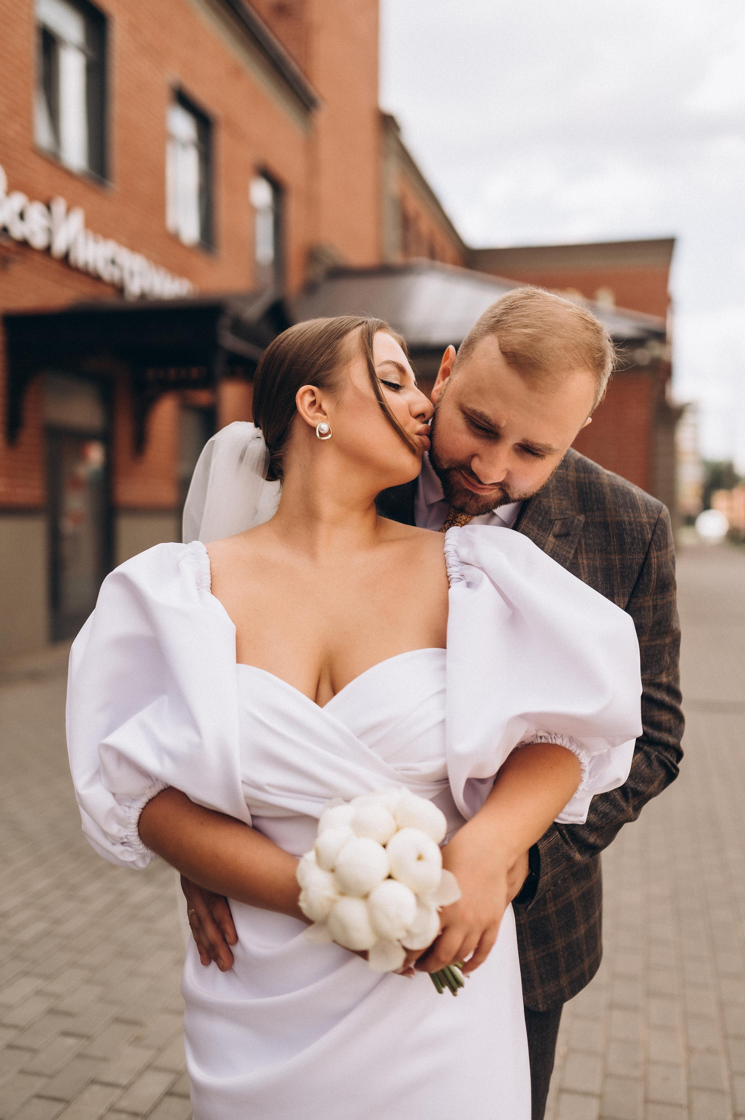 Камерная свадьба (Сборы, загс, фотопрогулка). Фотограф ПИТЕР СПБ Надежда Баранова