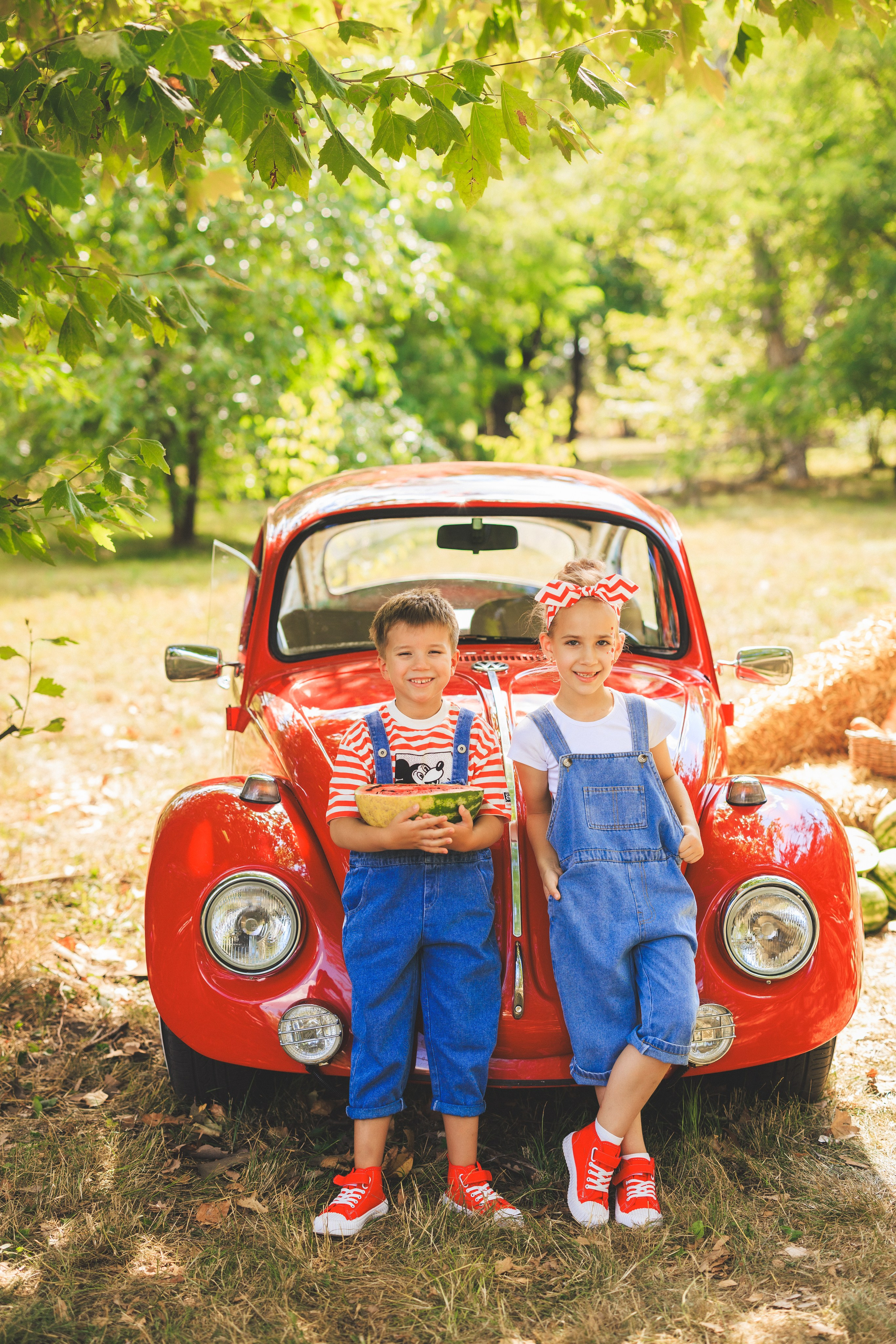 Летняя фотосессия с арбузами и ретро автомобилем. Семейный и детский фотограф в Краснодаре Анна Трашкова