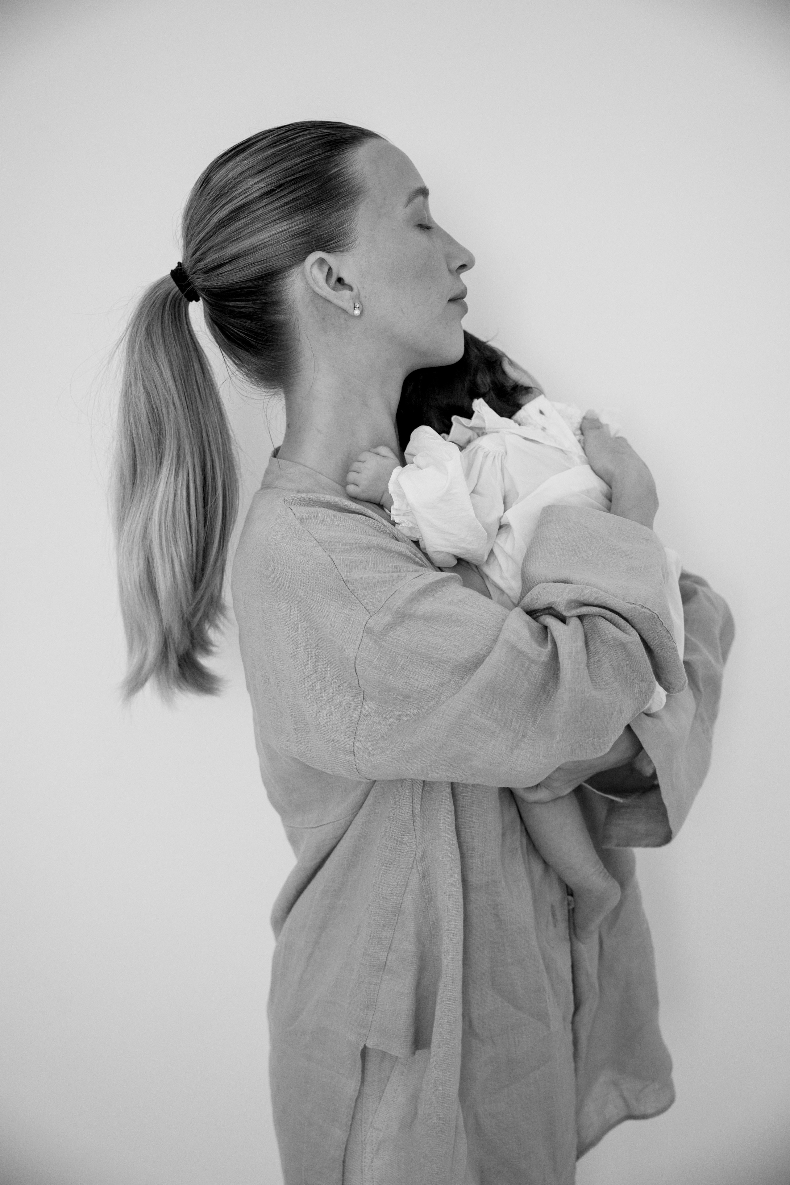 New born family photoshoot at home. Wedding and family photographer