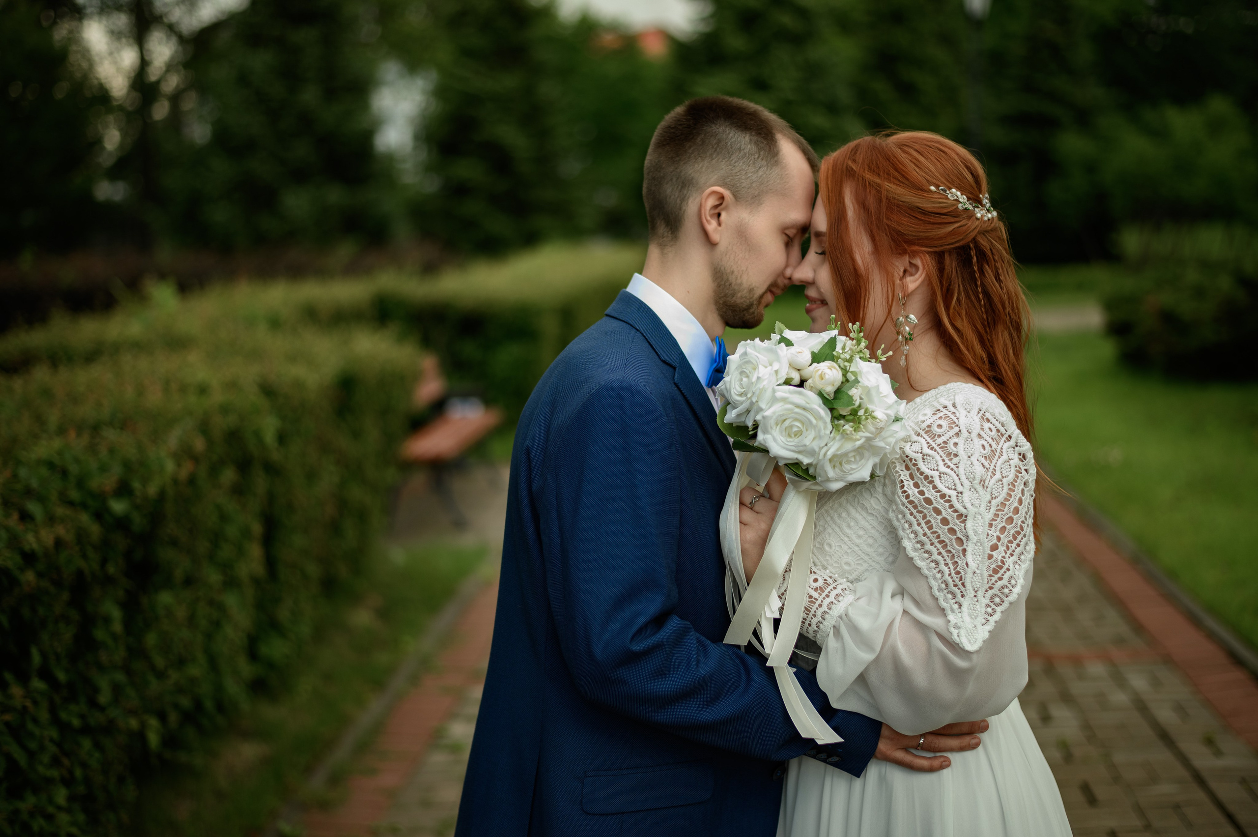 Стоимость свадебной фотосъёмки от 4500 р в час.