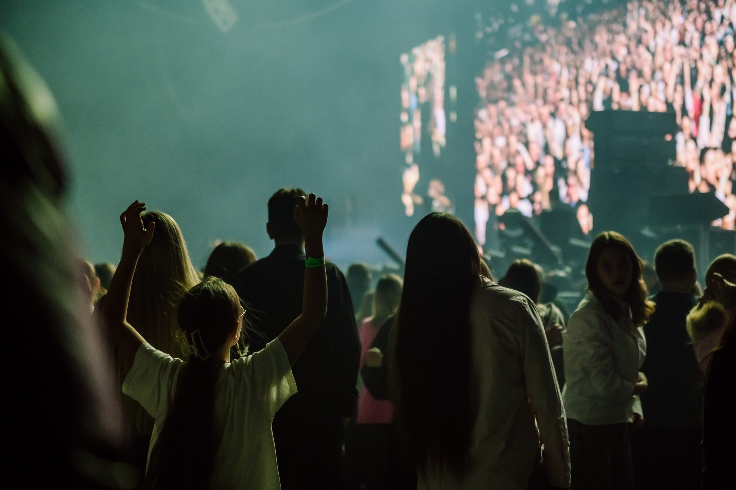 Руки вверх в Ледовом Дворце 15.11.2025. Детский фотограф, семейный фотограф и репортажи в Кемерово