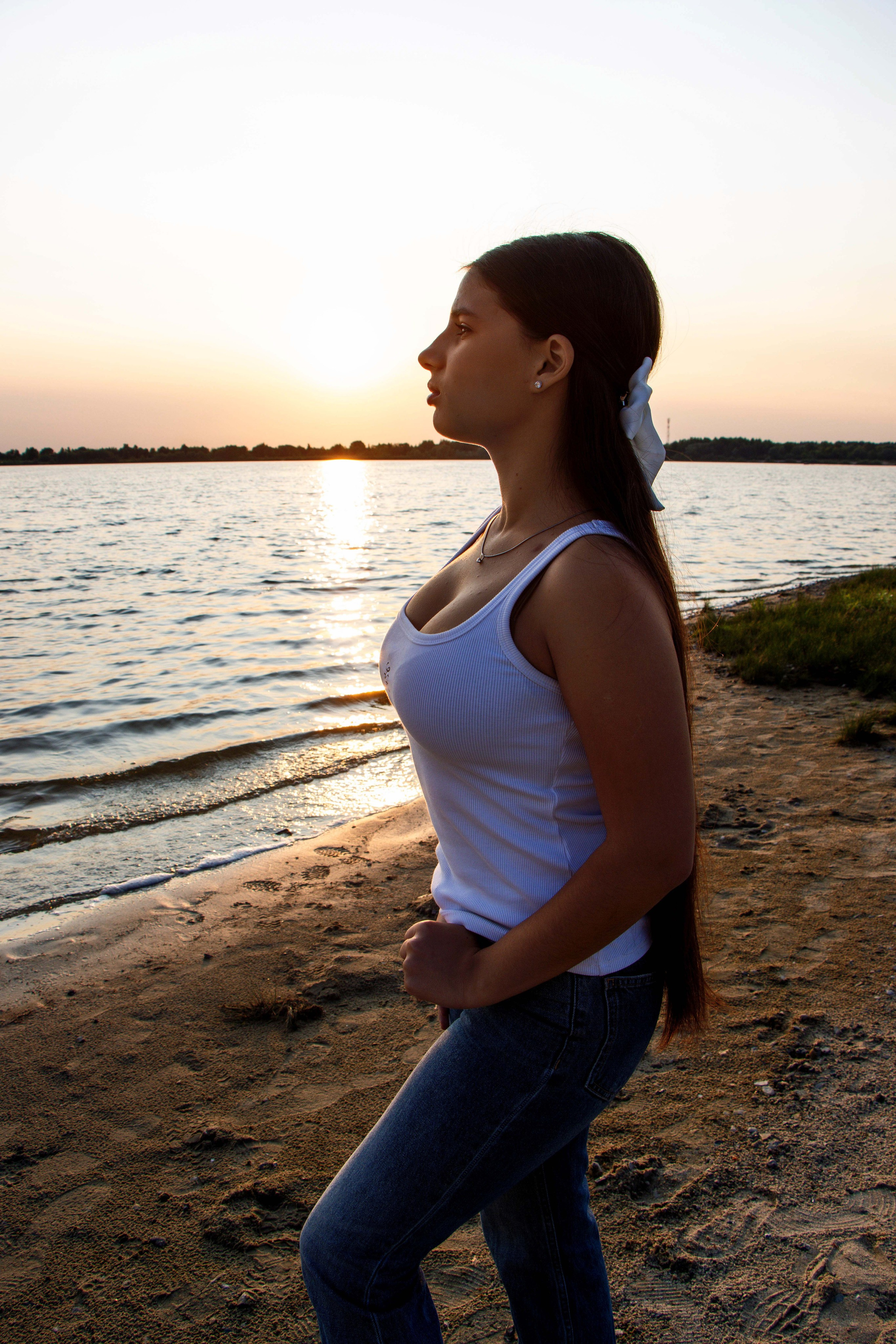 Эмилия у озера. Фотограф Татьяна Матрос