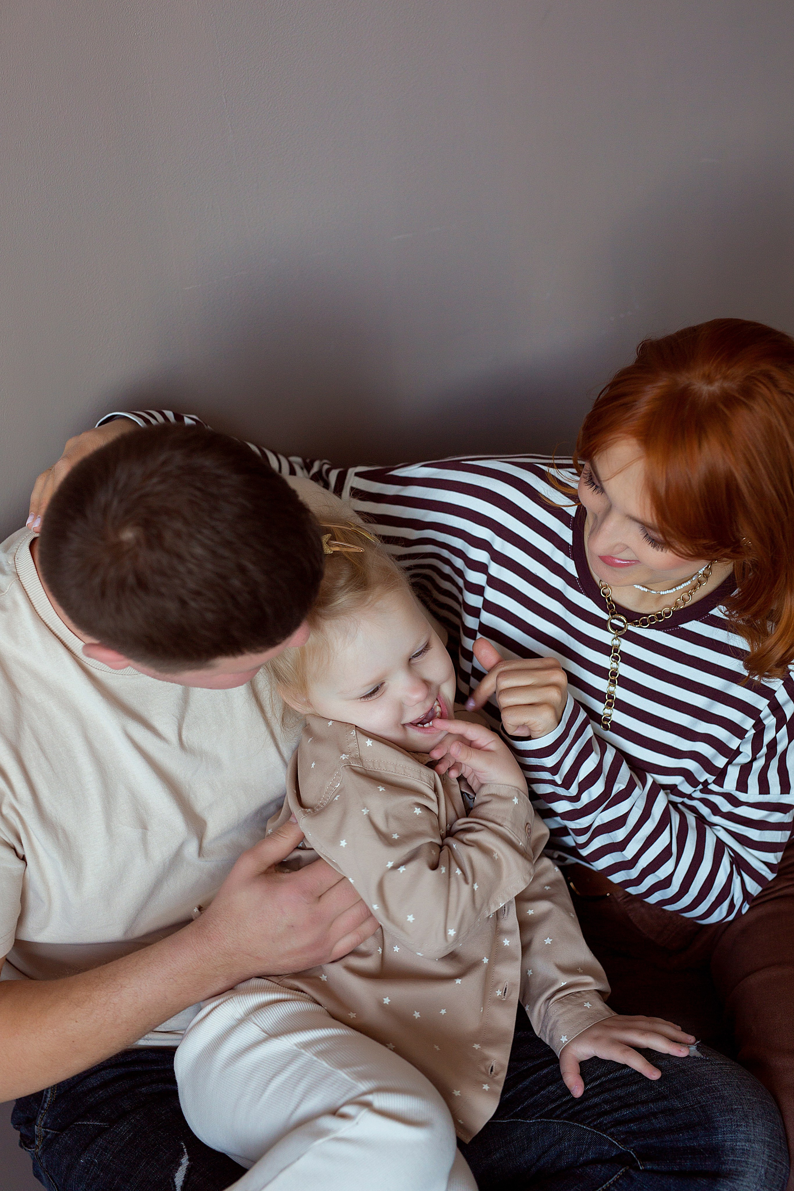 Денис, Валентина и Виктория. Людмила Далидович топовый семейный фотограф Находка/Владивосток