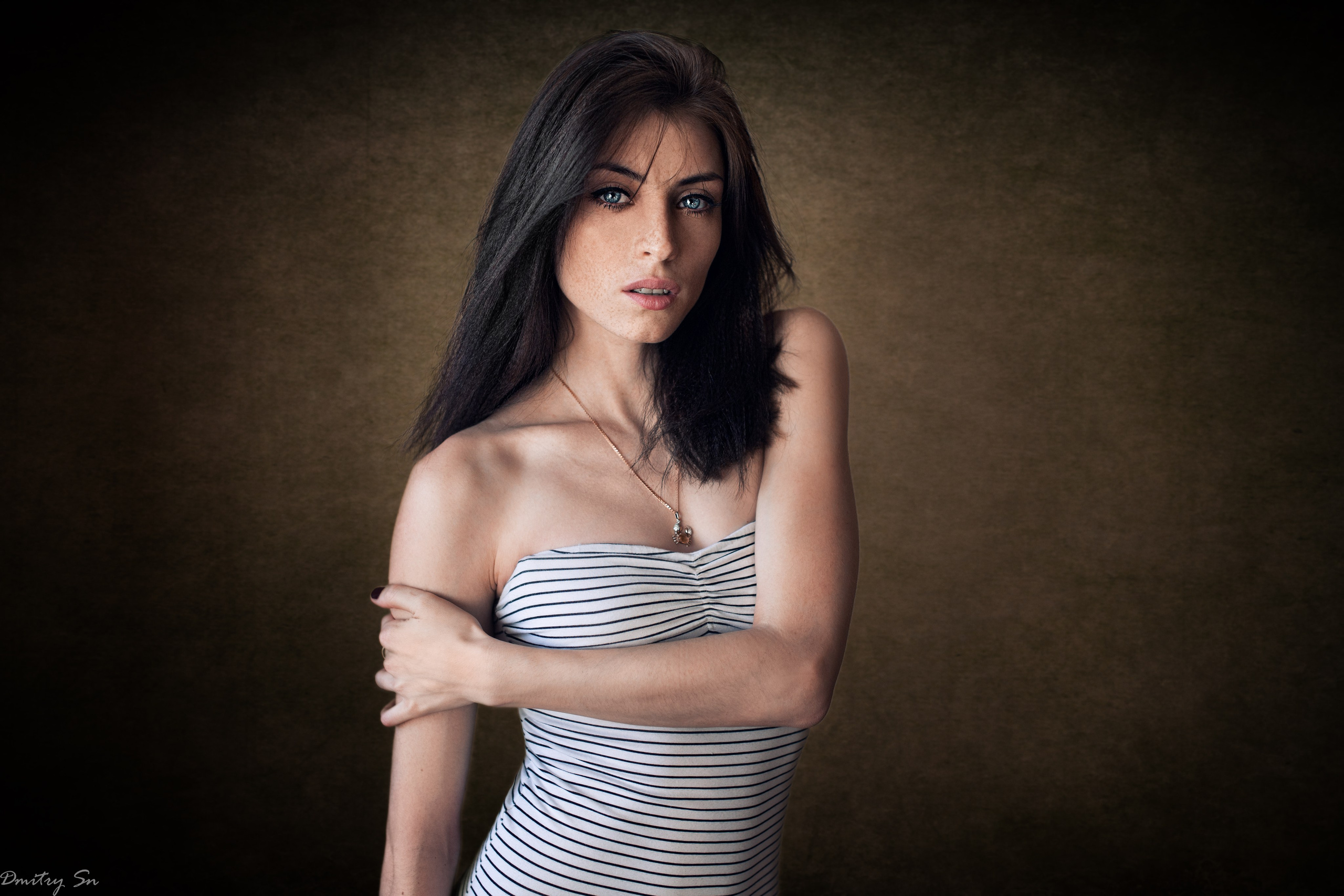 Портреты с Надеждой у окна для «себя»