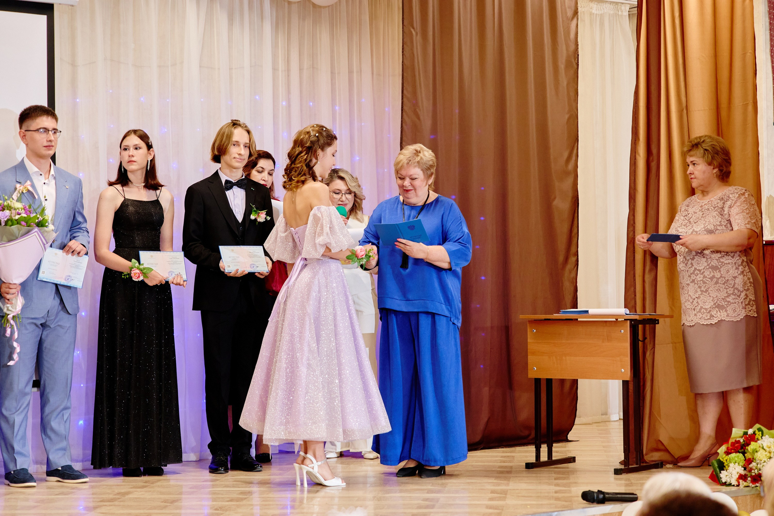 Выпускной 35 Сош. Фотограф Выпускные альбомы Таганрог Сергей Коробченко