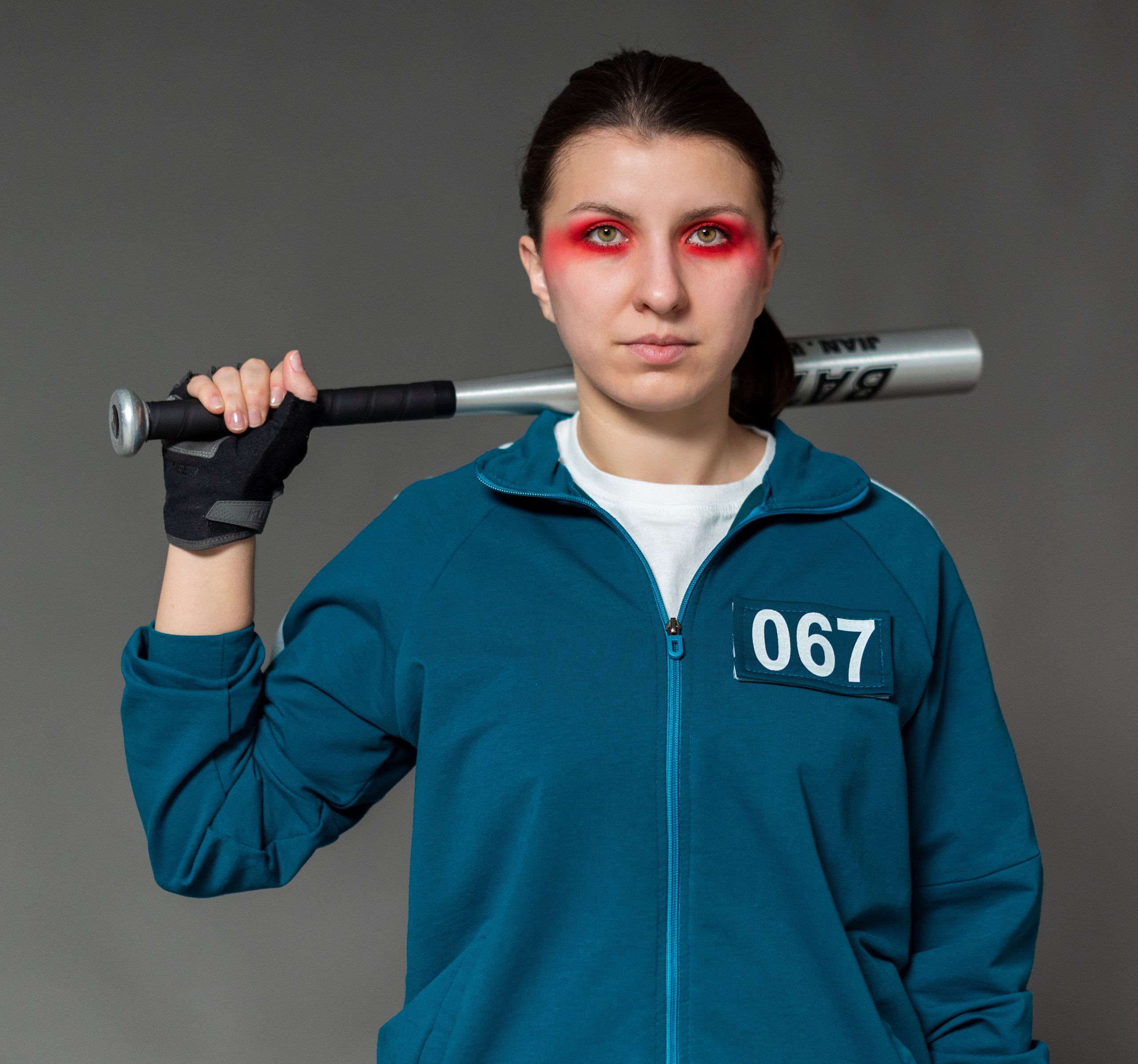 Фотопроект самоизоляция, сомнамбула, сновидческие видения, философия, одиночество, арт-фотография. девушка с битой