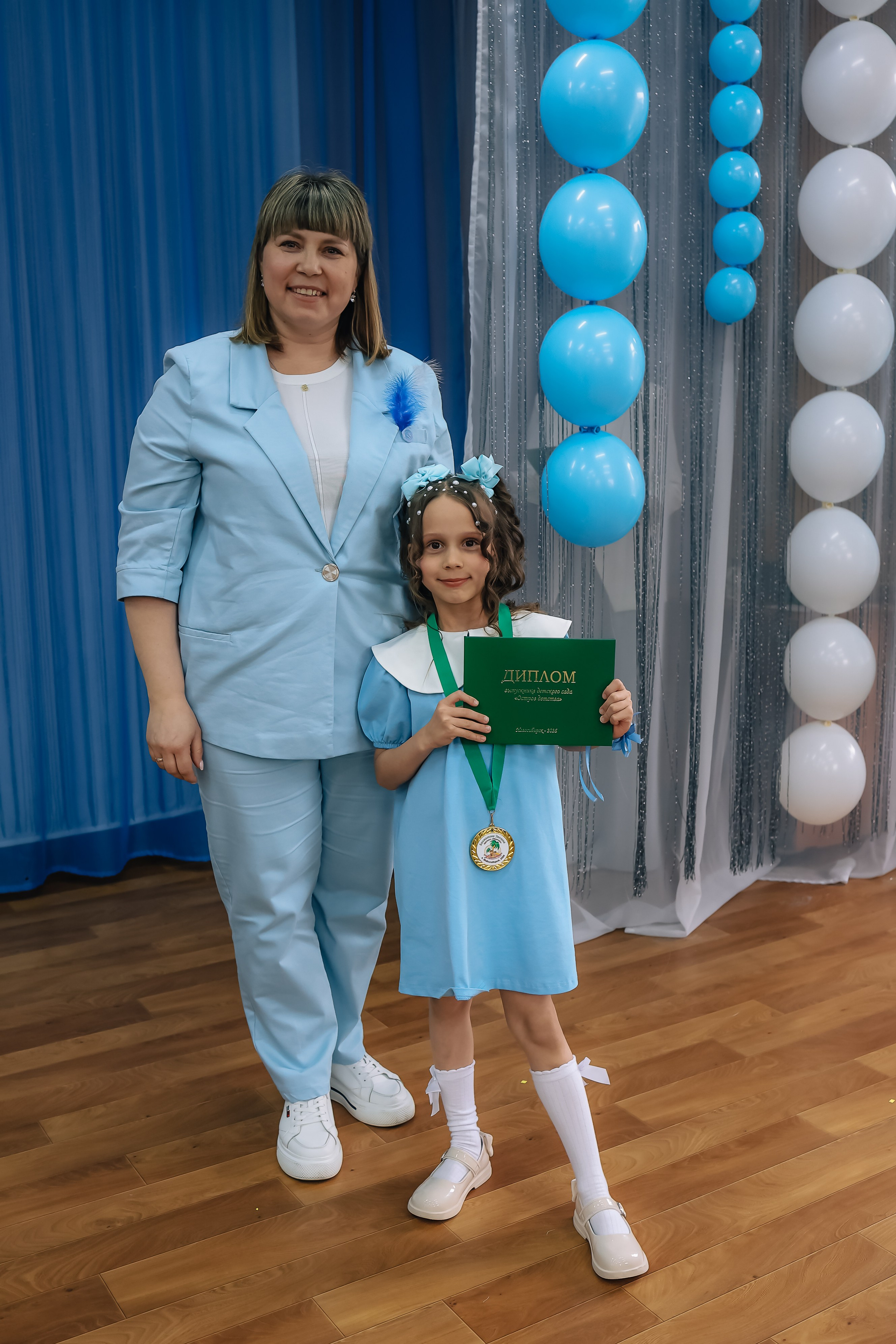 Семейный и детский женский фотограф в Новосибирске | Алёна Малахова продолжение следует  выпускные альбомы
