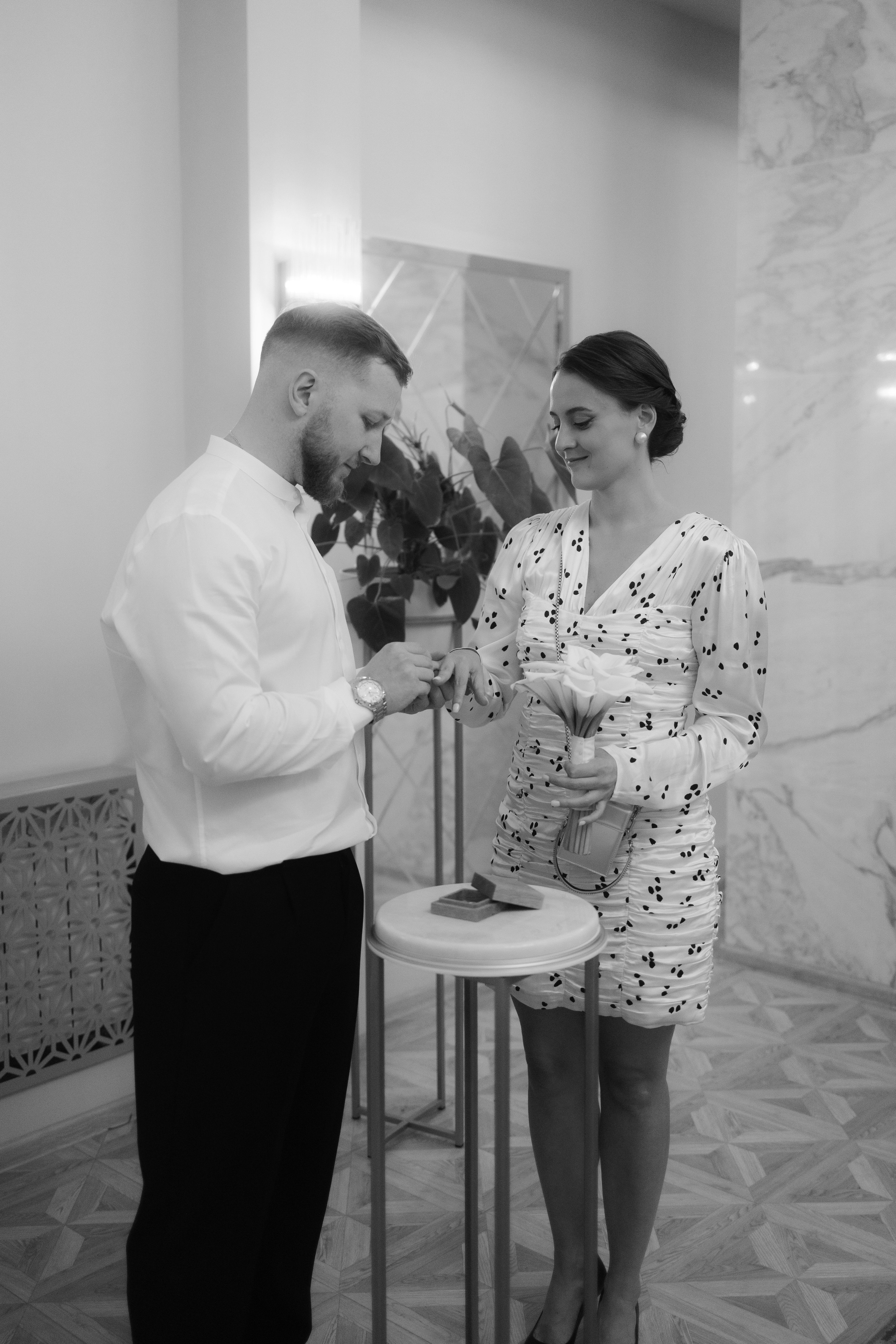 Сергей и Алия, роспись в Савеловском ЗАГСе и прогулка по Китай городу. Свадебный и портретный фотограф в Москве Кристина Золотова