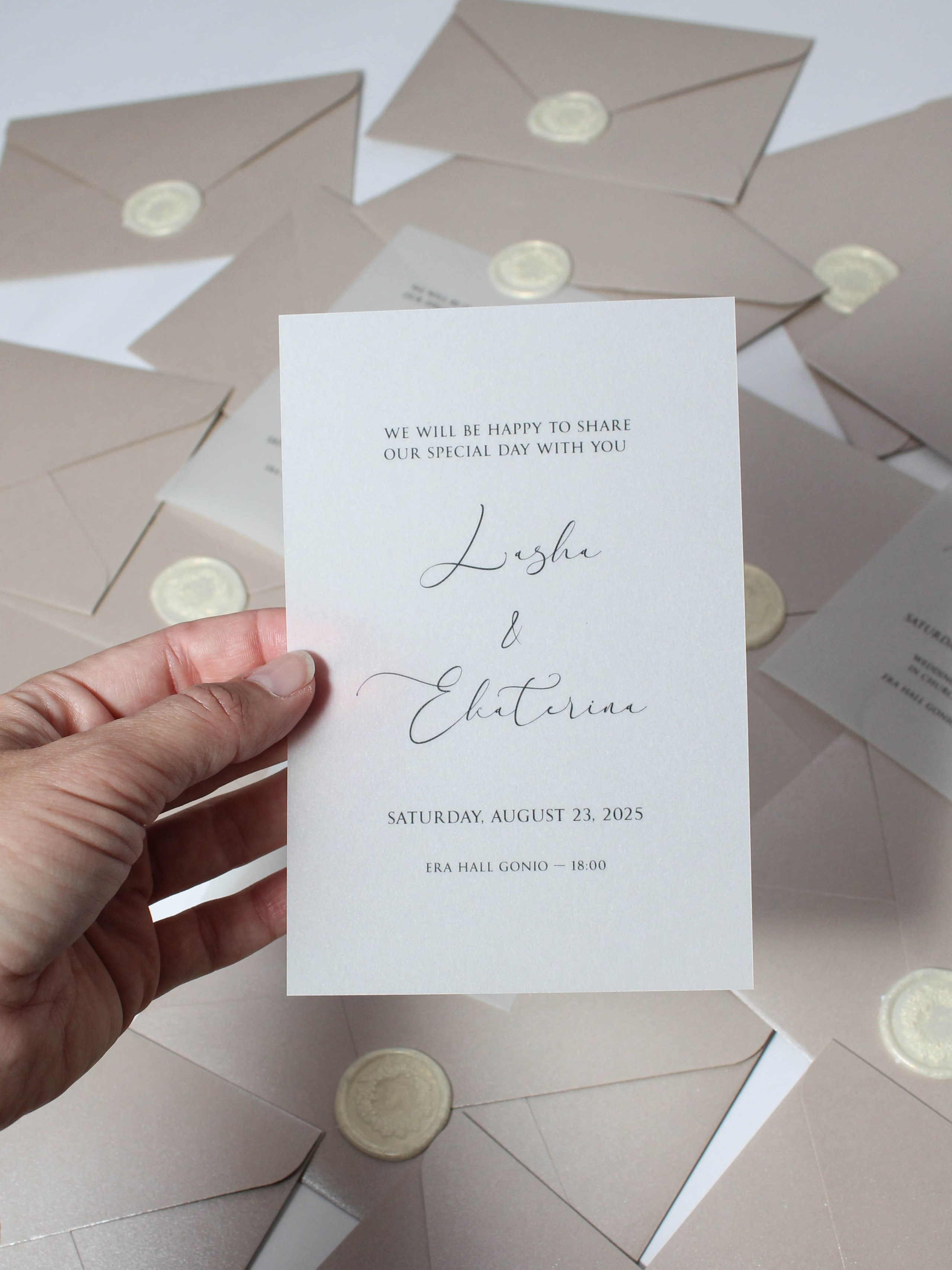 На кальке шрифтовое 2, от 240 руб. Дизайнер полиграфии в Санкт-Петербурге. Заказать свадебные приглашения, подарочные сертификаты, полиграфию для бизнеса, шелковые ленты