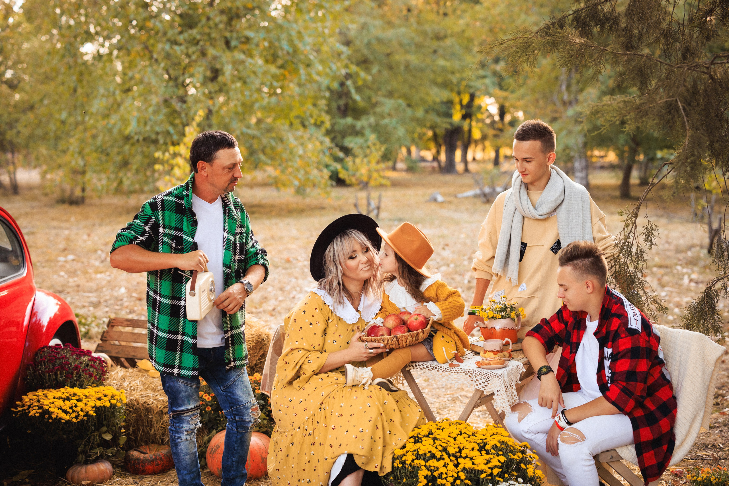 Осенняя фотосессия с Ретро автомобилем в городе Краснодаре. Семейный и детский фотограф в Краснодаре Анна Трашкова
