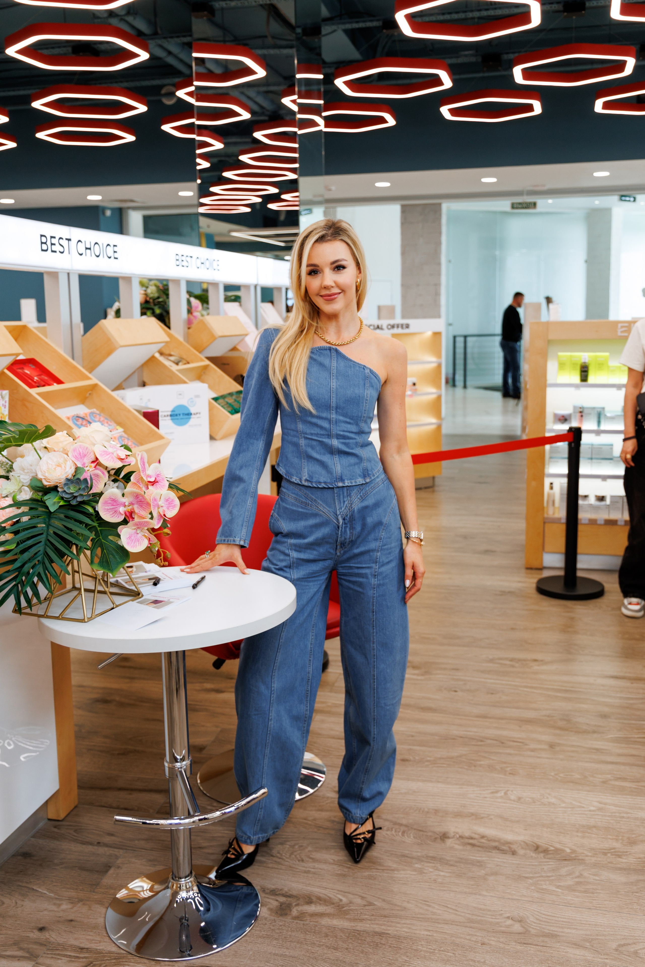 Юлианна Караулова в ETERNELLE 2024. Фотограф в Омске Валерия Крячко