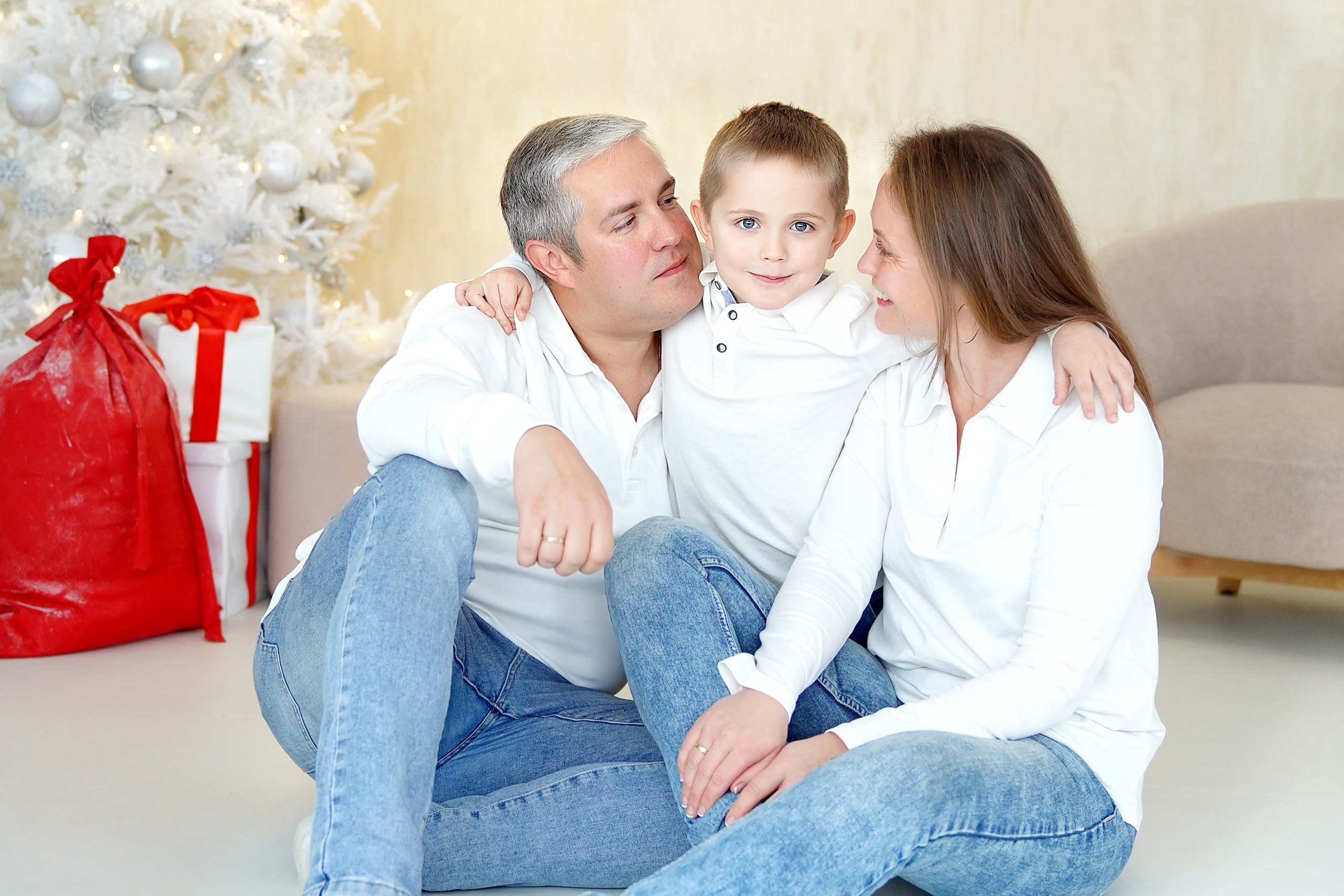 Семейная фотосессия в студии ZOOM (Сосенки). Семейный и детский фотограф в Москве Екатерина Офицерова