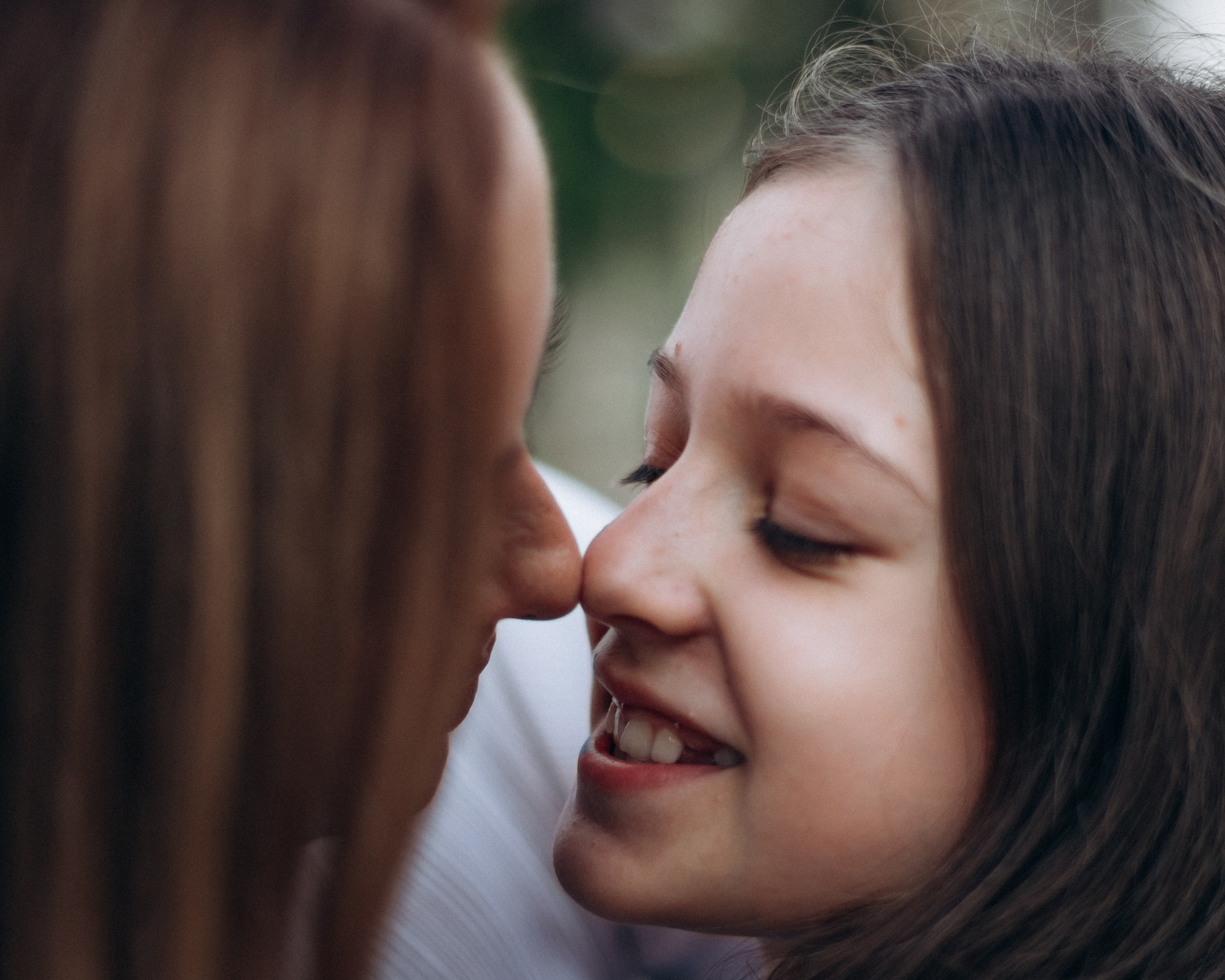 Дарья с семьей в июне. Фотопрогулка в Петербурге. Индивидуальный и семейный фотограф в Санкт-Петербурге