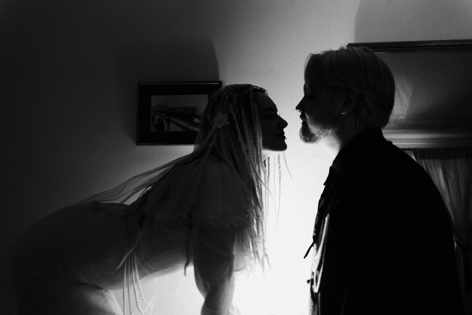 Свадьба для двоих в Тюмени — фотосессия в ЗАГСе, кафе и отеле. Портретный фотограф Тюмень Дарья Мустафина