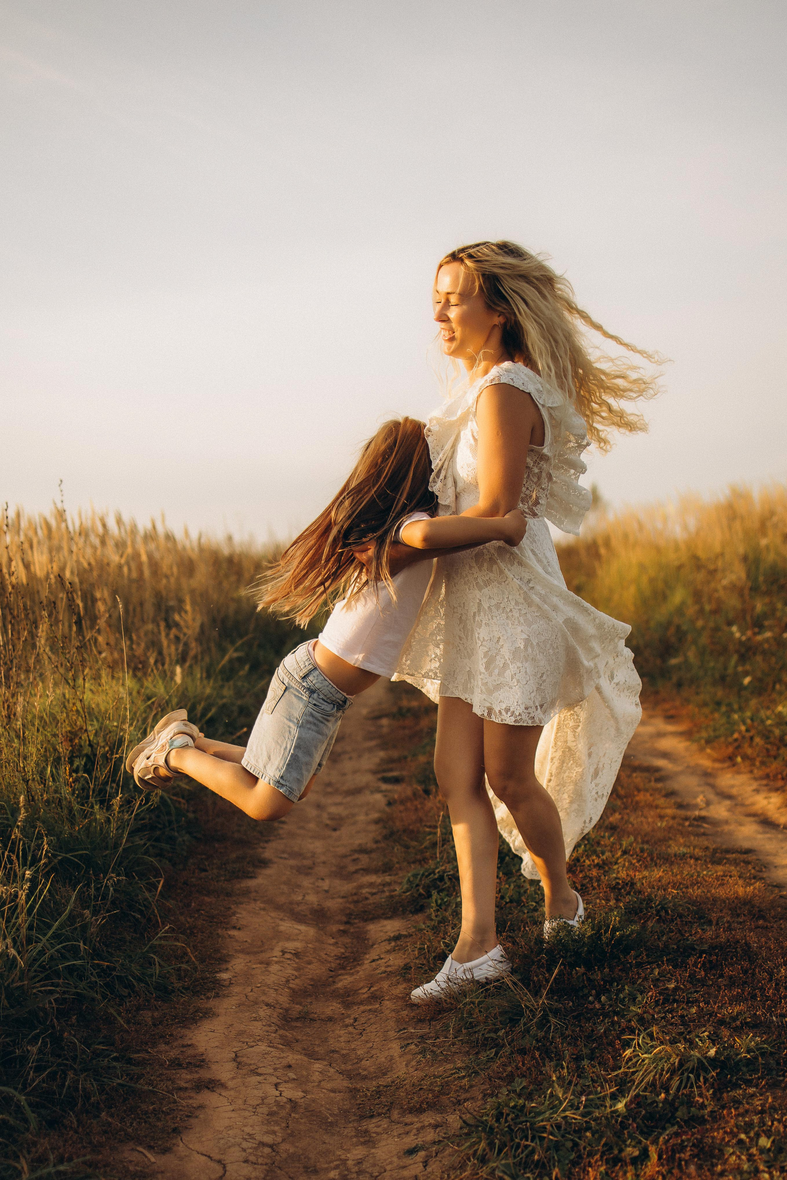 Семейная фотосессия, а природе в поле в Ижевске