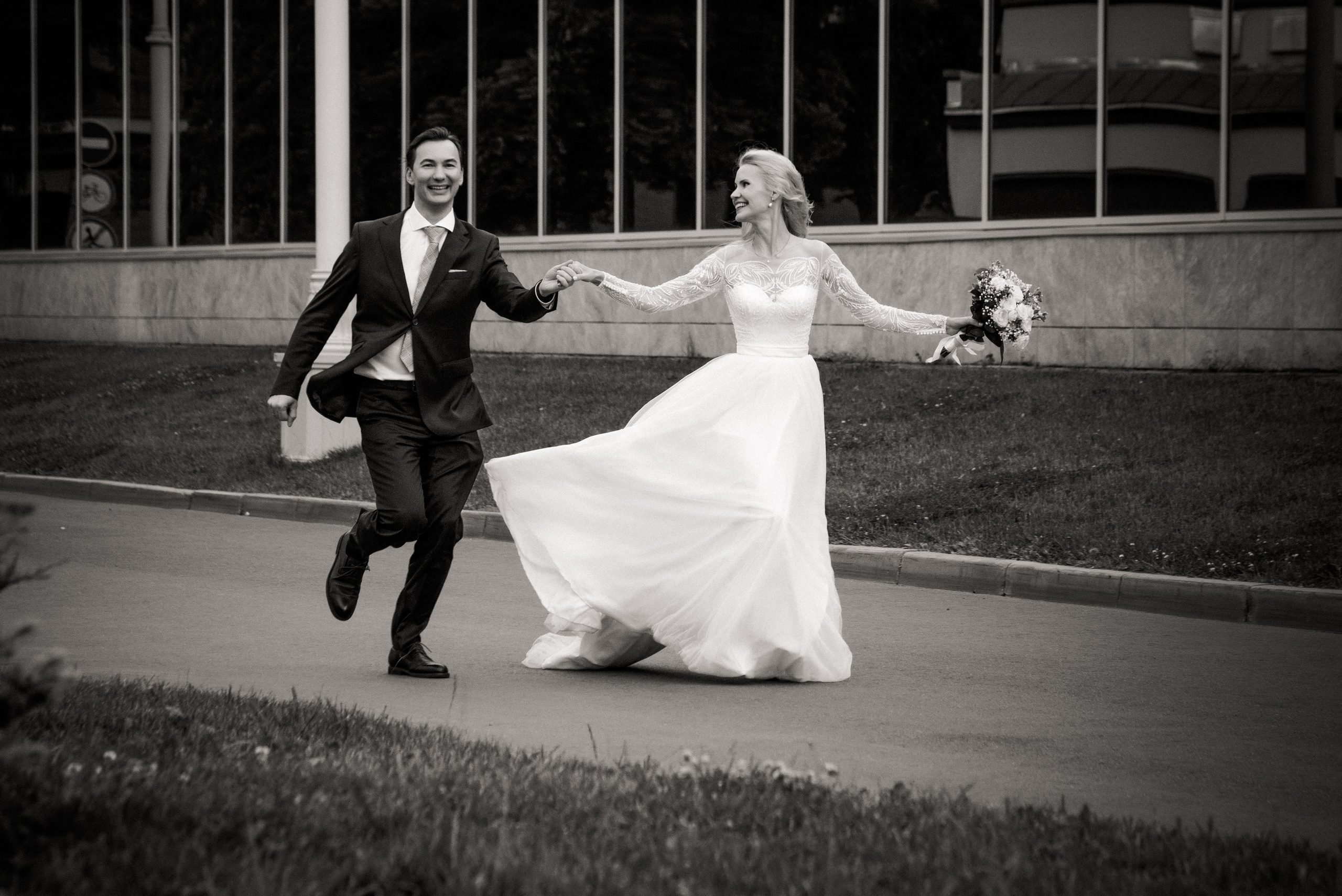 Свадебная фотосессия на ВДНХ. Свадебный и семейный фотограф в Москве и Подмосковье Лариса Козлова