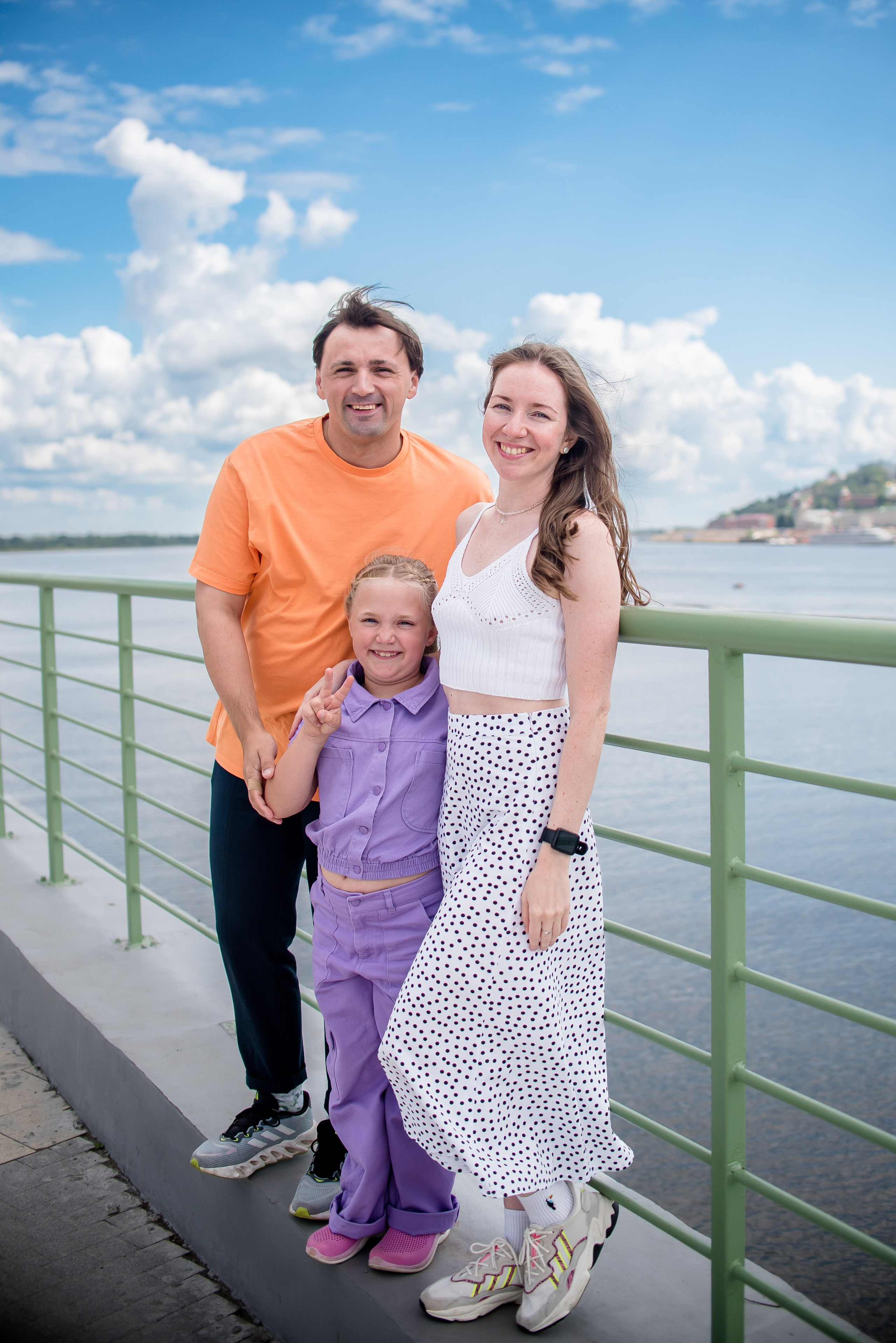 Семейная прогулочная фотосессия. Фотограф Макс Огурцов в Нижнем Новгороде