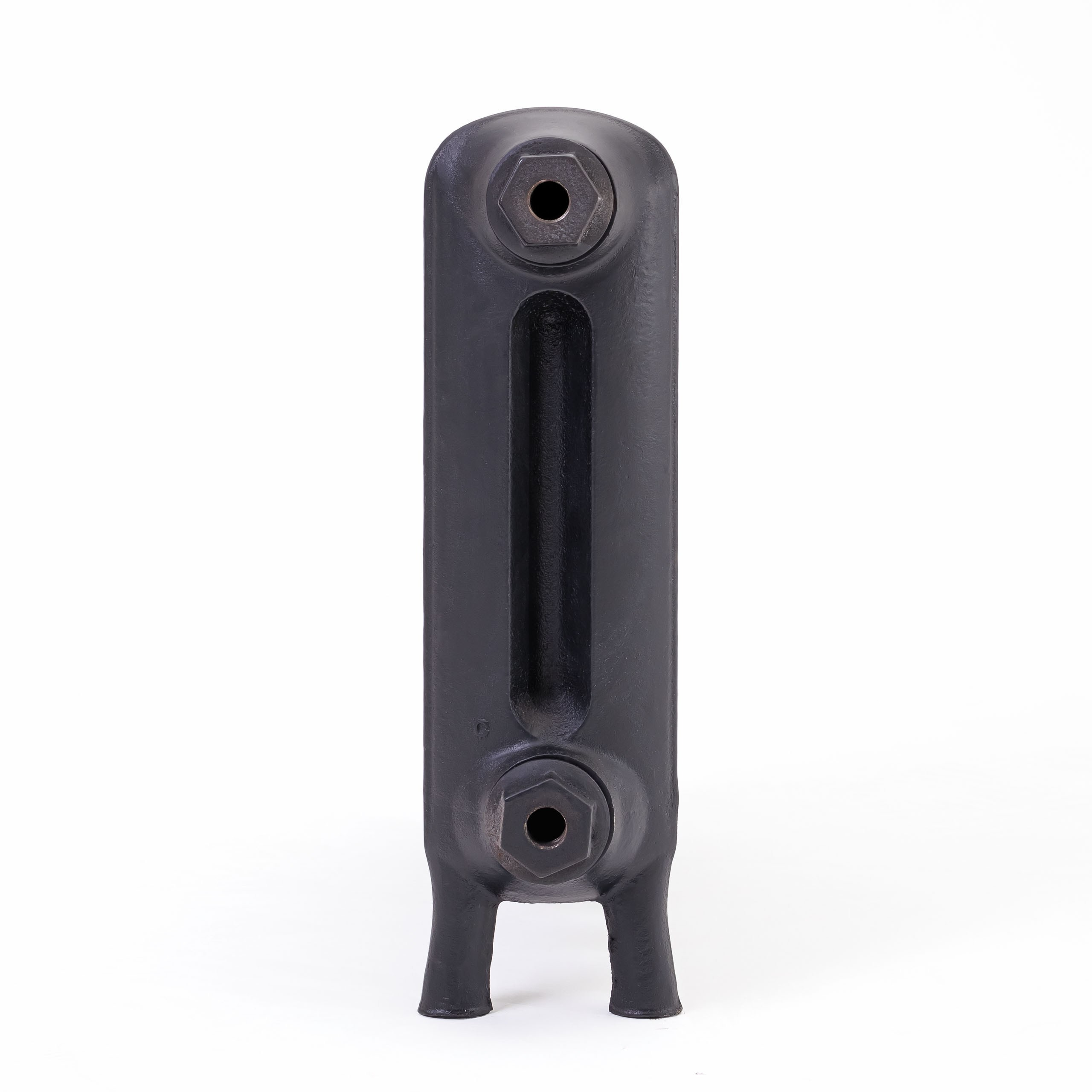 Предметные фотографии дизайнерских радиаторов отопления в стиле ретро