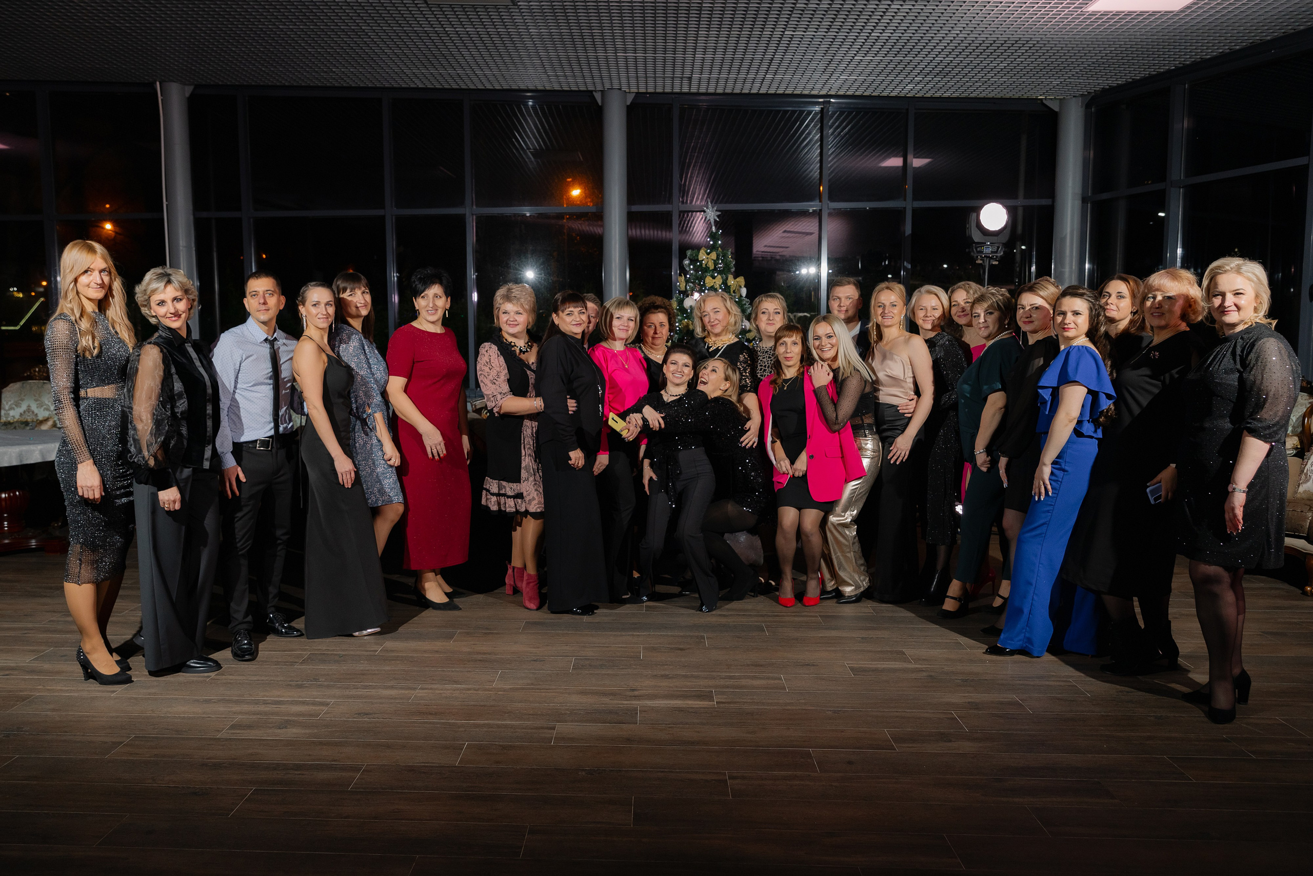 Корпоративная новогодняя фотосъемка для BELARUSBANK в Ресторане «Урарту». Свадебный фотограф в Минске/Беларуси Сергей Спиридонов