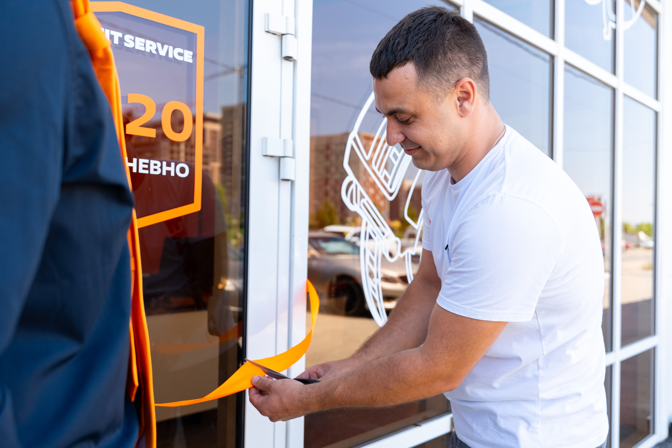 Интерьерная фотосъемка автосервиса Fit Service в Краснодаре — сеть СТО Профессиональная фотосъемка интерьера техцентра в Краснодаре. Шедевры для Вас! Фотограф и Видеограф в Краснодаре Пахиев Руслан