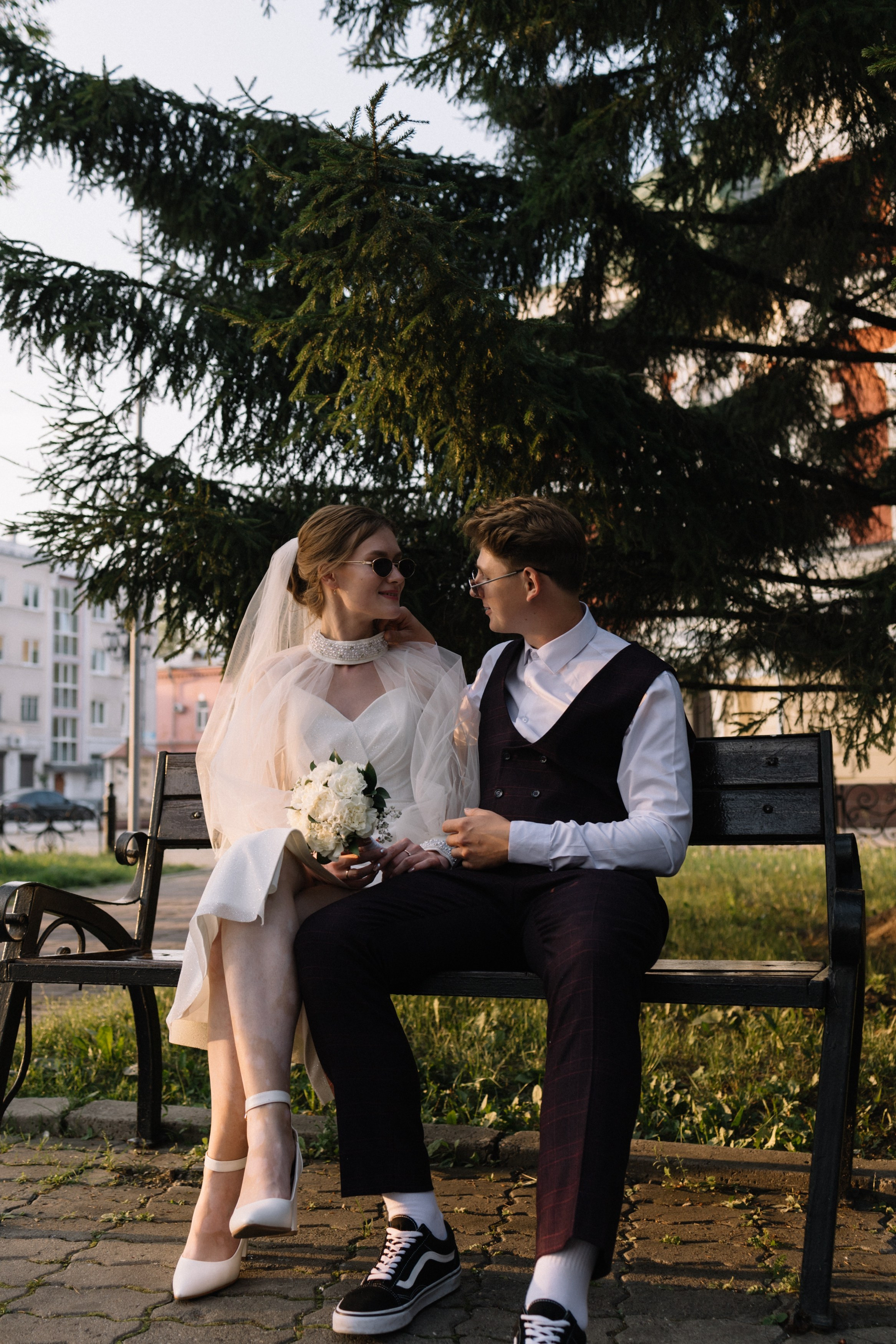 Владислав и Юлия Вечерняя прогулка по городу. Свадебный Фотограф в Иркутске Екатерина Елисеева