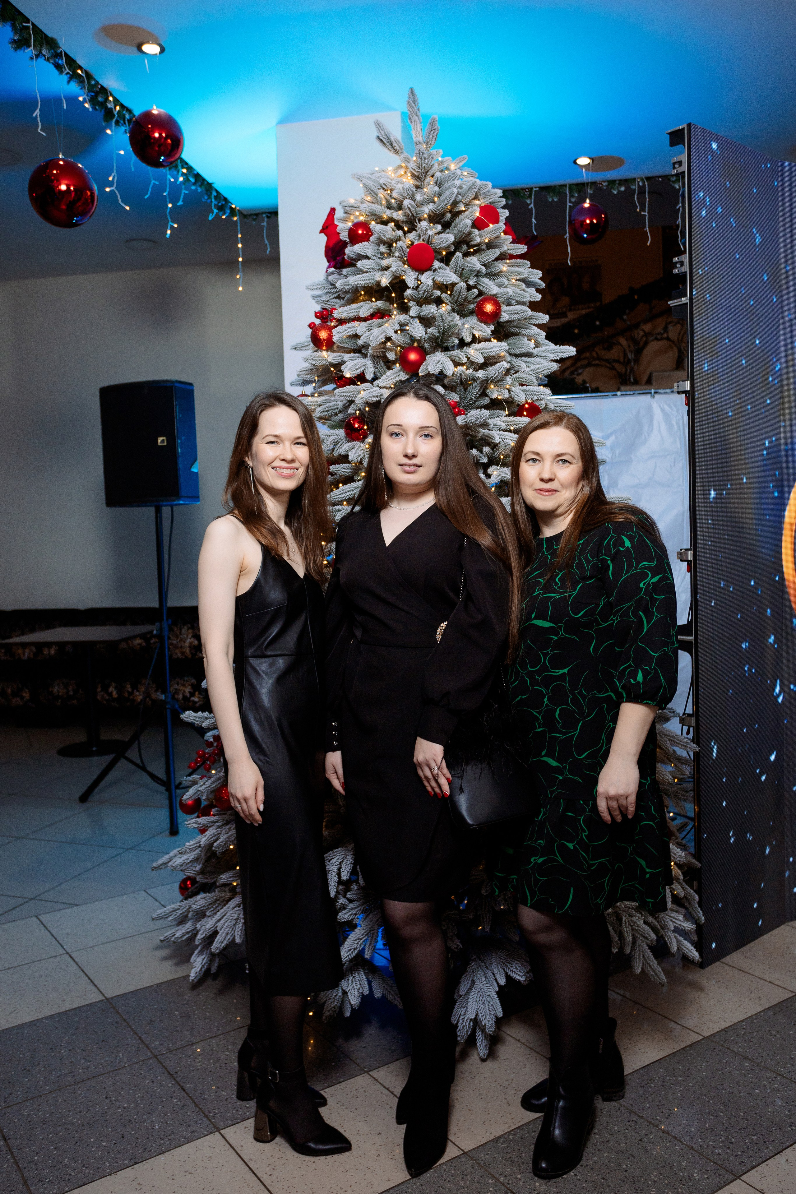 РЕПОРТАЖ: НОВЫЙ ГОД В ДК МЕТАЛЛУРГ. Профессиональный фотограф в Ижевске Леша Петров