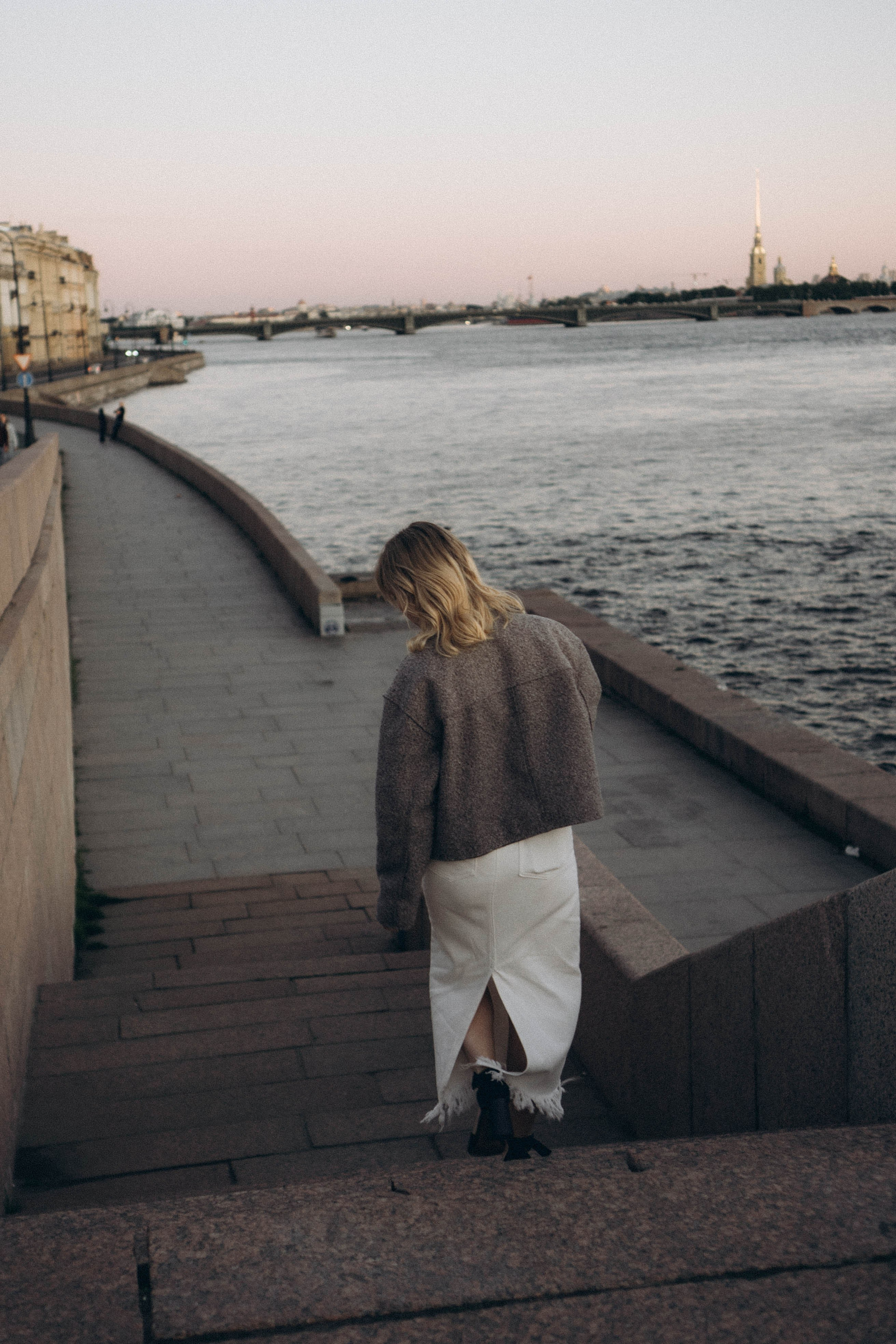 ПРОГУЛКА ПО ГОРОДУ В БЕЛЫЕ НОЧИ (другой вариант). Профессиональный фотограф, Санкт-Петербург — Виктория Богомолова