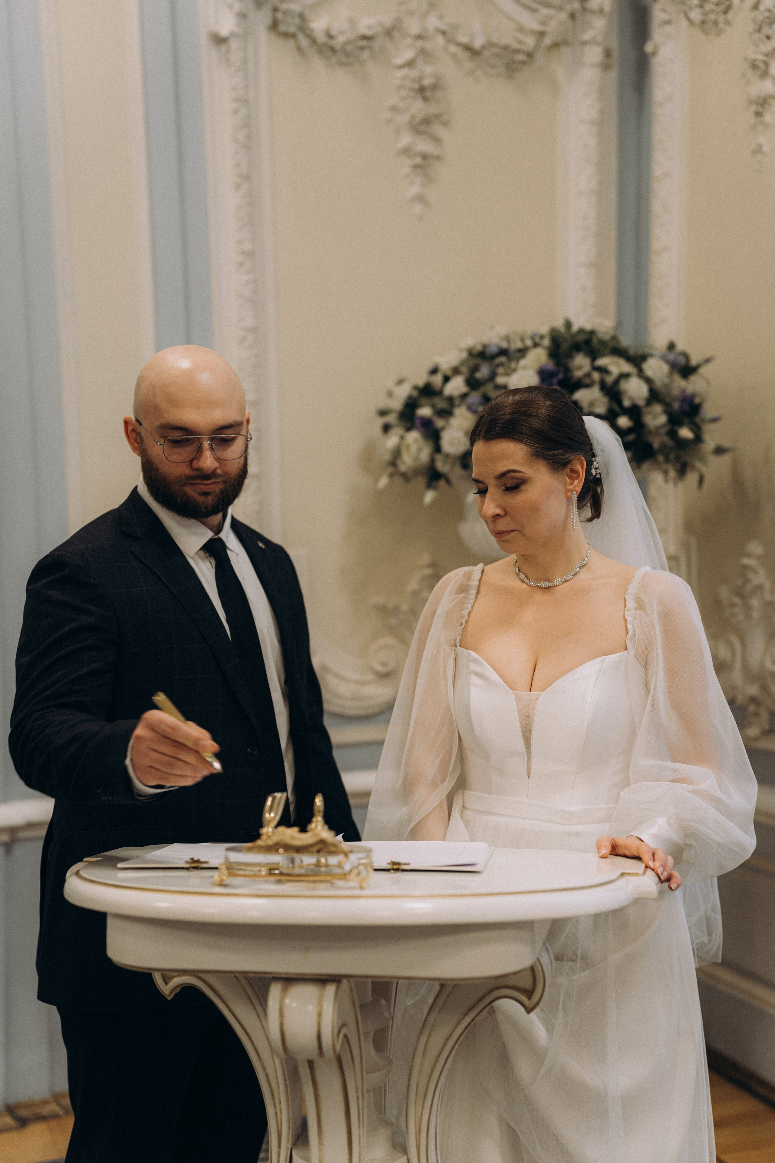 СВАДЕБНАЯ СЬЕМКА ВО ВТОРОМ ДВОРЦЕ (ДЕКАБРЬ) ТАКЖЕ СЬЕМКА В СТУДИИ НА ЧЕРНЫШЕВСКОЙ. Профессиональный фотограф, Санкт-Петербург — Виктория Богомолова