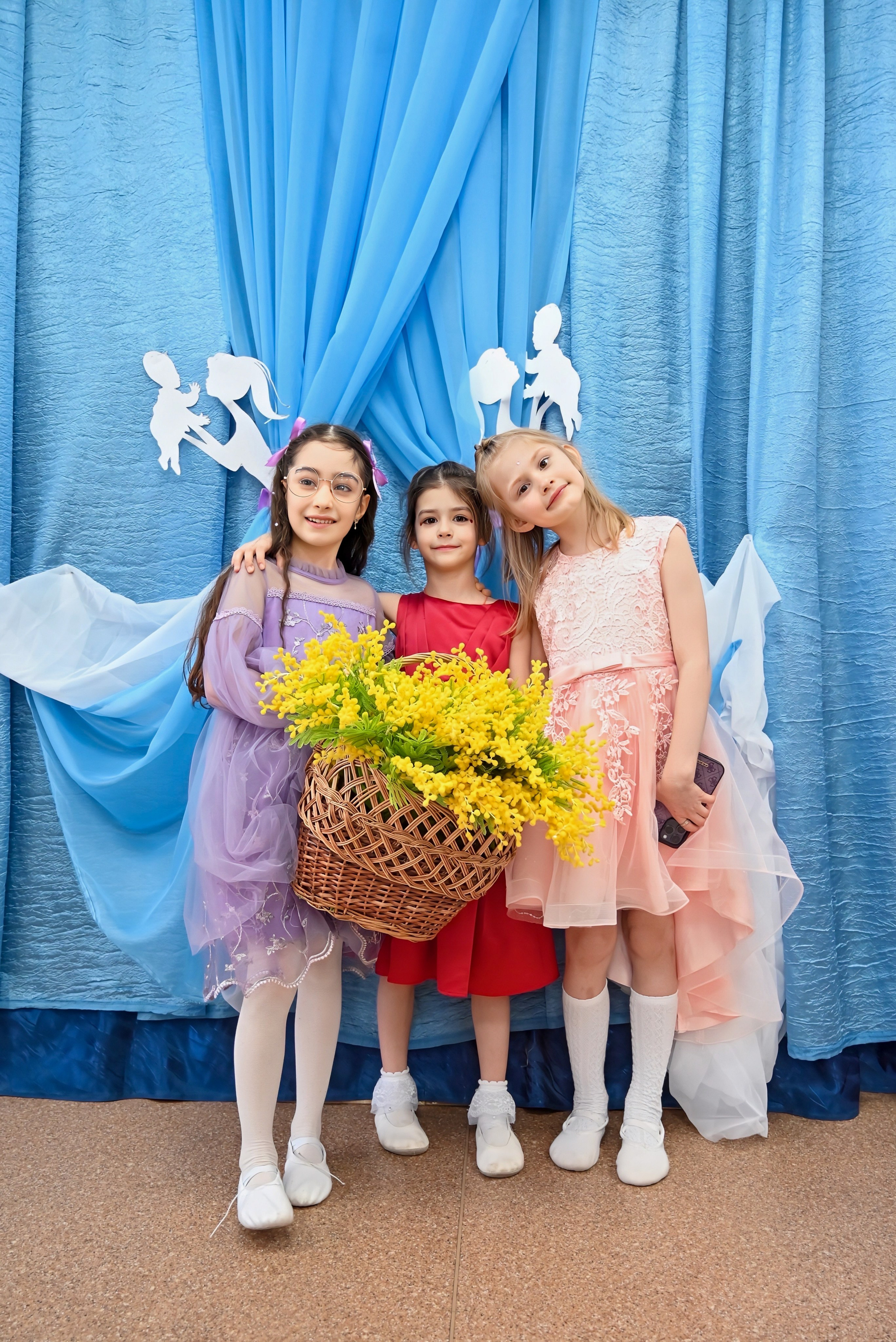 Праздник в группе Цветик семицветик. Семейный и детский фотограф Москва