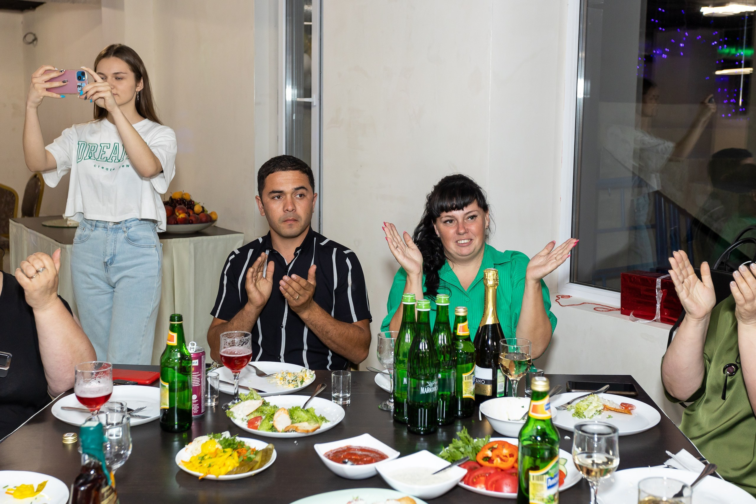 Вручение аттестата и выпускной вечер. Выпускные альбомы Майкоп, Краснодар Елена Золотарева