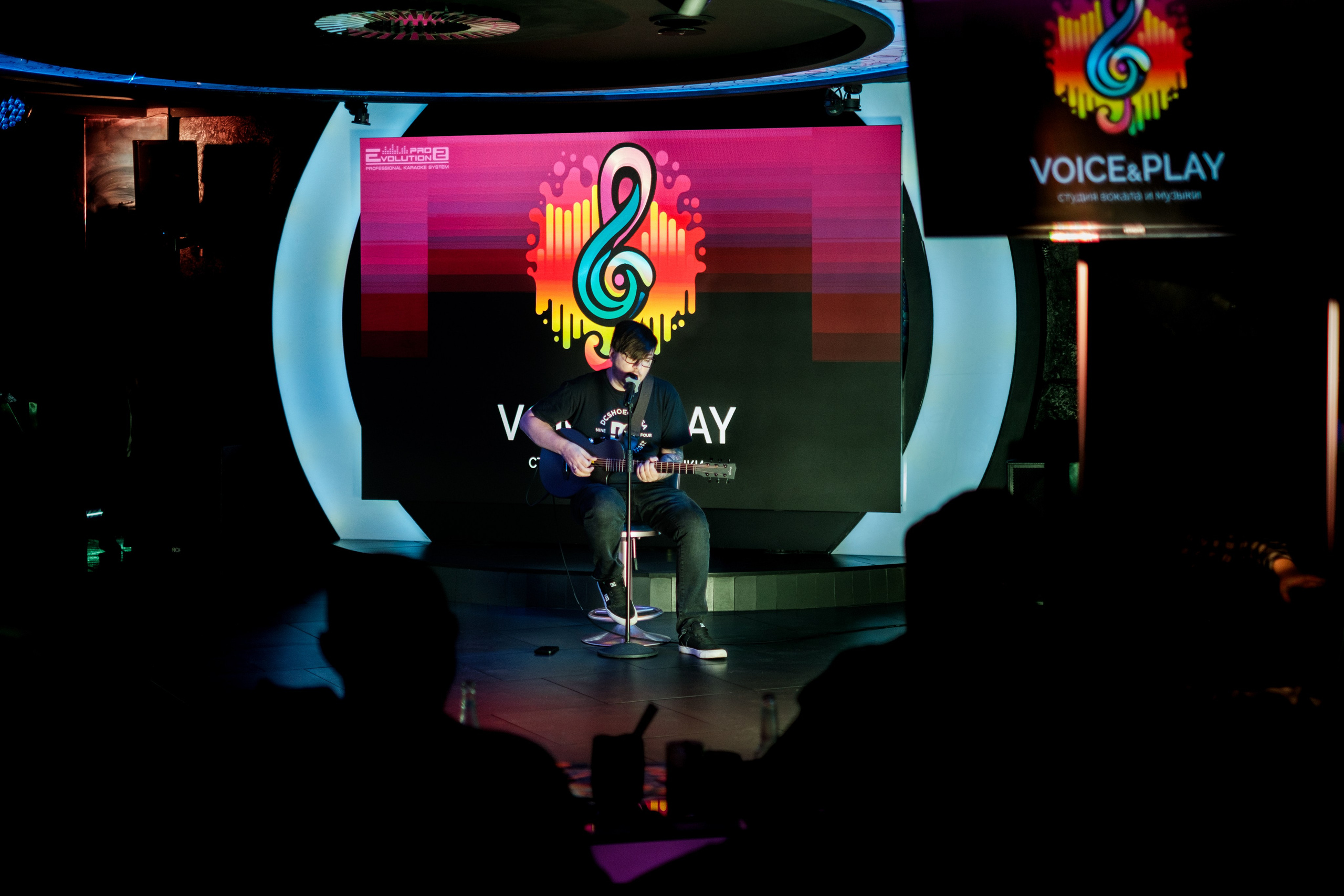 Voice&Play | караоке-бар ГОСТИ. Свадебный и репортажной фотограф Денис Ожигин в Краснодаре и Краснодарском крае