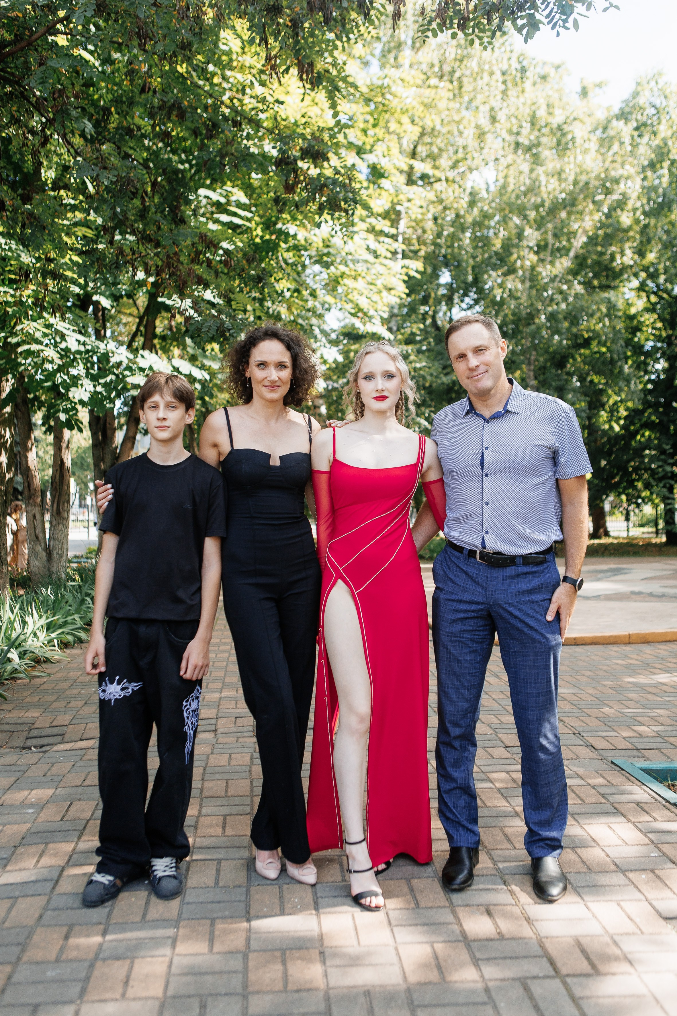 Выпускной Гимназия 12 2024 г. Свадебный и портретный Фотограф в Липецке Дмитрий Котюков