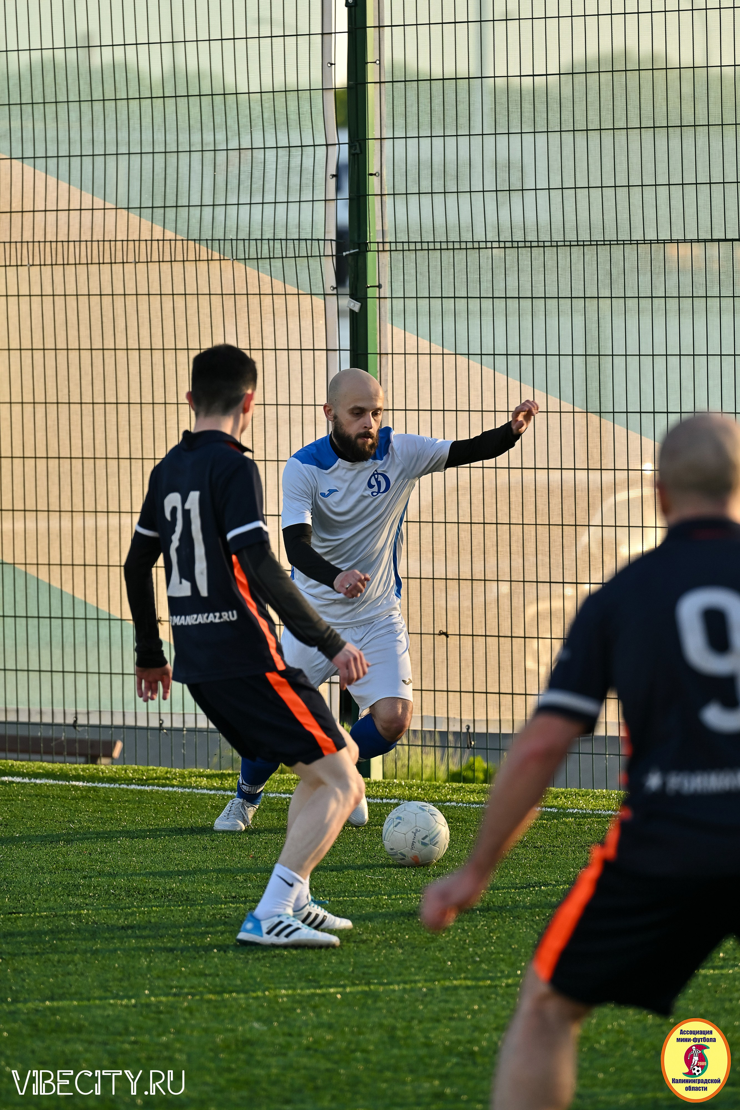 ИГРЫ МИНИ-ФУТБОЛЬНОЙ И КОРПОРАТИВНОЙ ЛИГИ. VIBECITY.RU Вайб Сити Ру Фоторепортажи Фотоотчеты Калининград