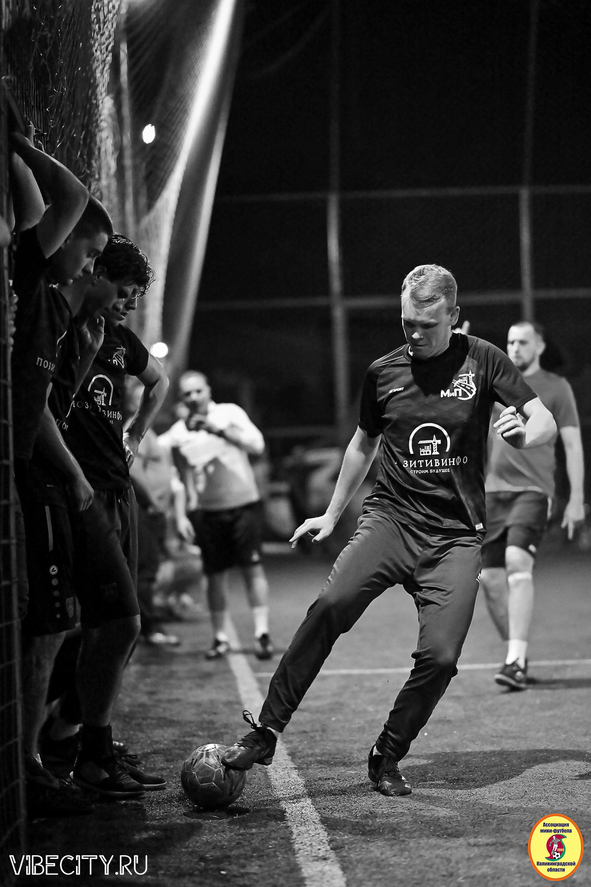ФИНАЛЬНЫЕ ИГРЫ КУБКА МИНИ-ФУТБОЛЬНОЙ ЛИГИ И КУБКА КОРПОРАТИВНОЙ МФЛ 2025. VIBECITY.RU Вайб Сити Ру Фоторепортажи Фотоотчеты Калининград
