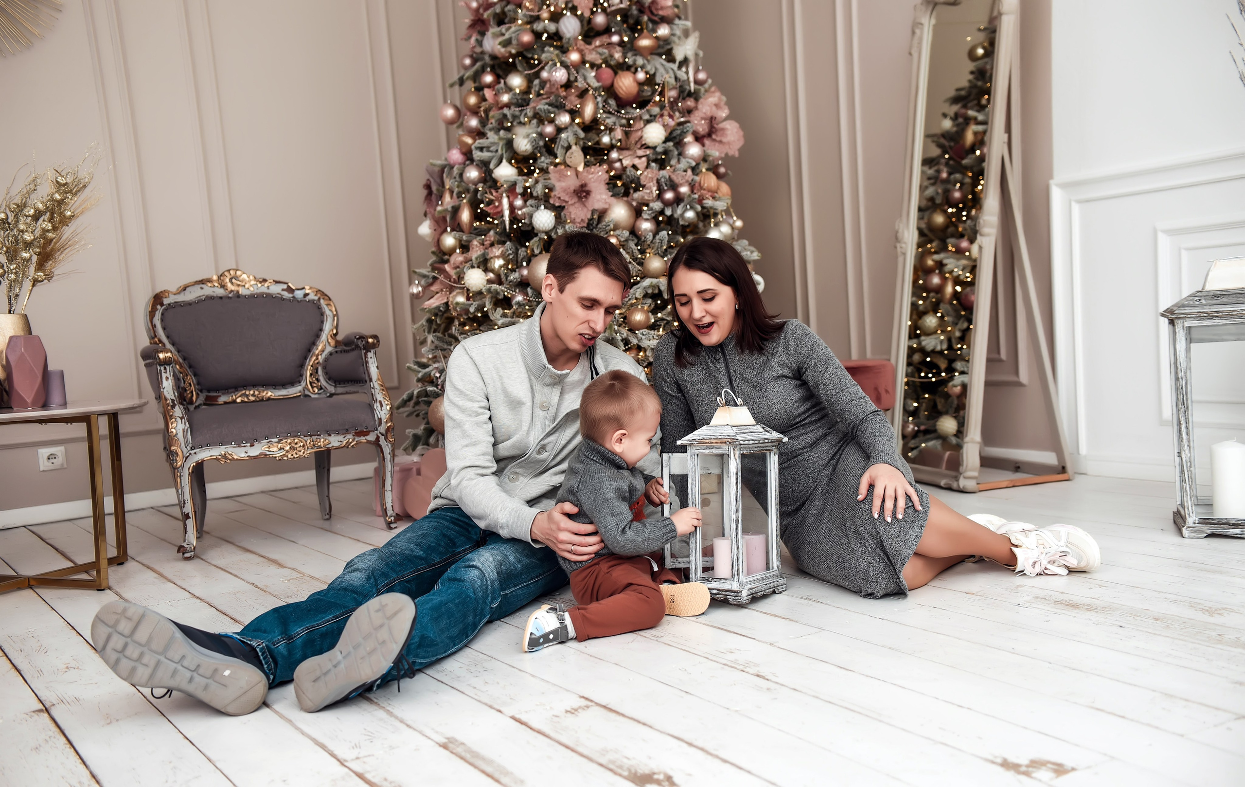 Новогодняя семейная. Свадебный, семейный, детский, контент фотограф в Омске Максим Ильин