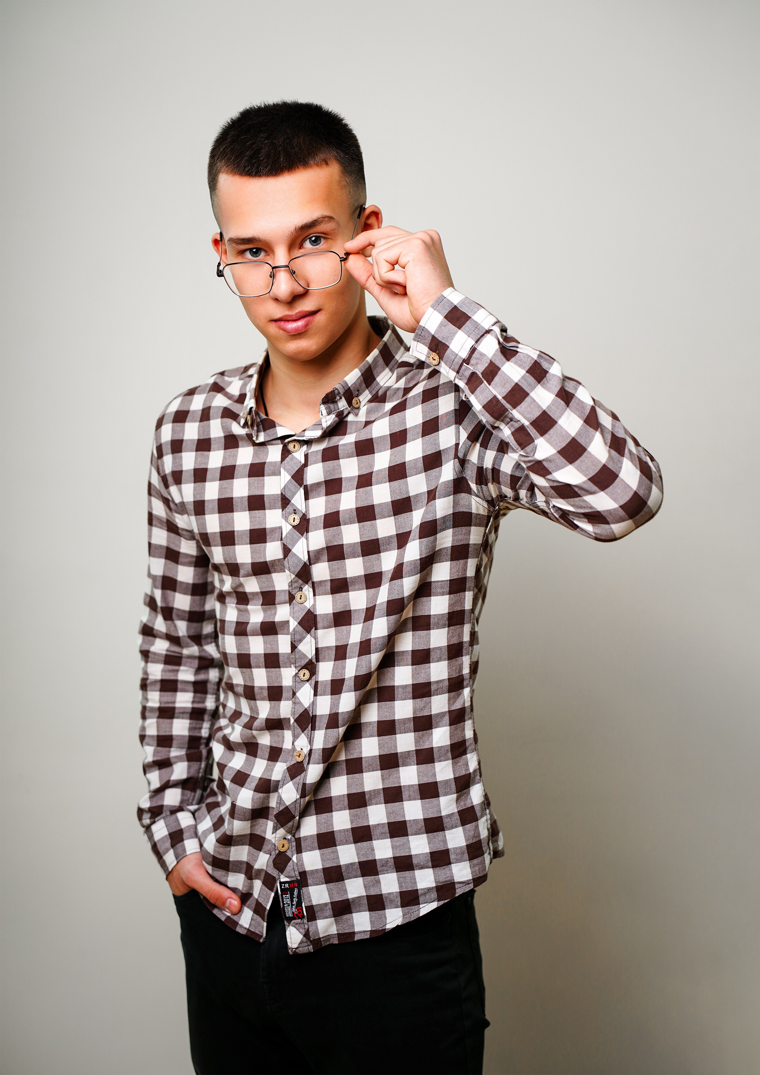 Образы. MEMENTO.Выпускные альбомы, школьные, юбилейные и другие книги. Ростов-на-Дону