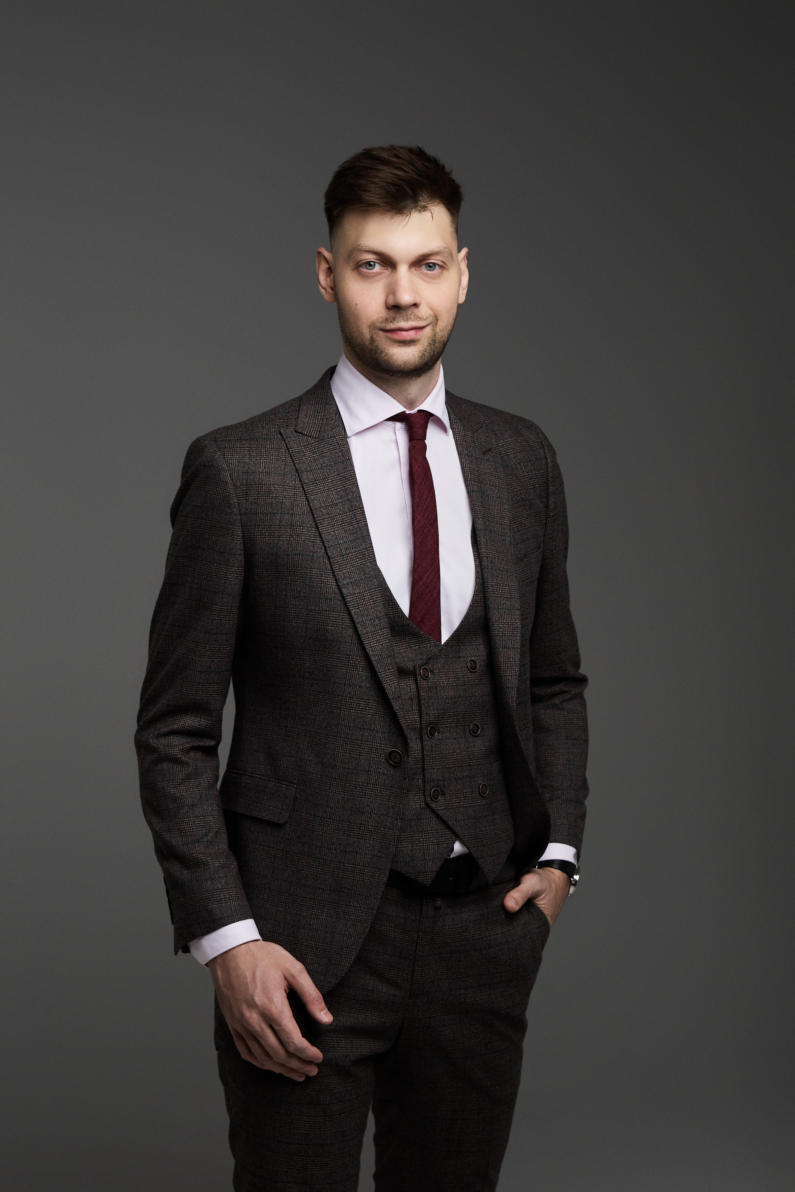 Портрет мужчины в студии