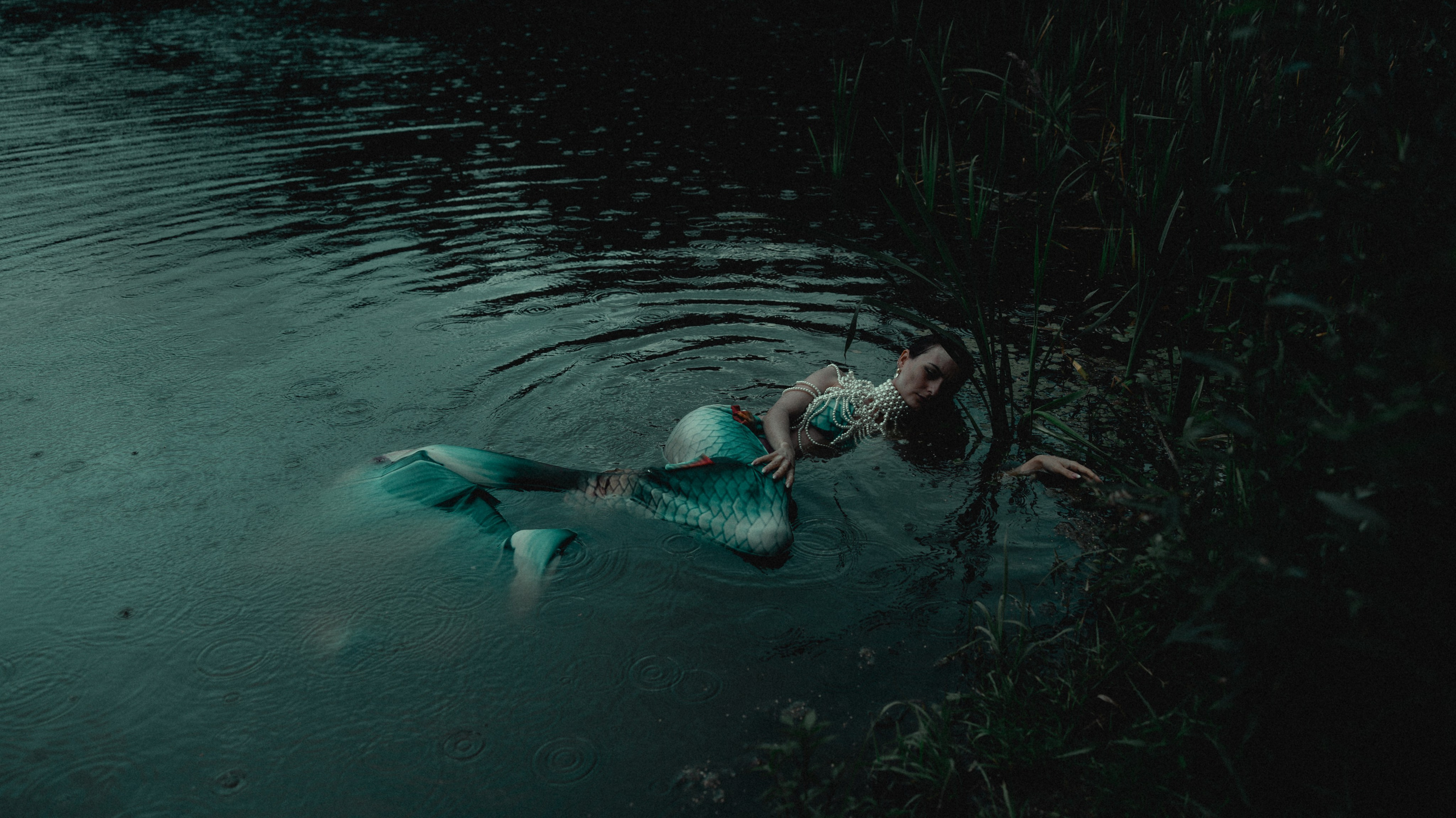 Русалочка в ожидании бури. Сказочный фотограф для Вас и Вашей семьи